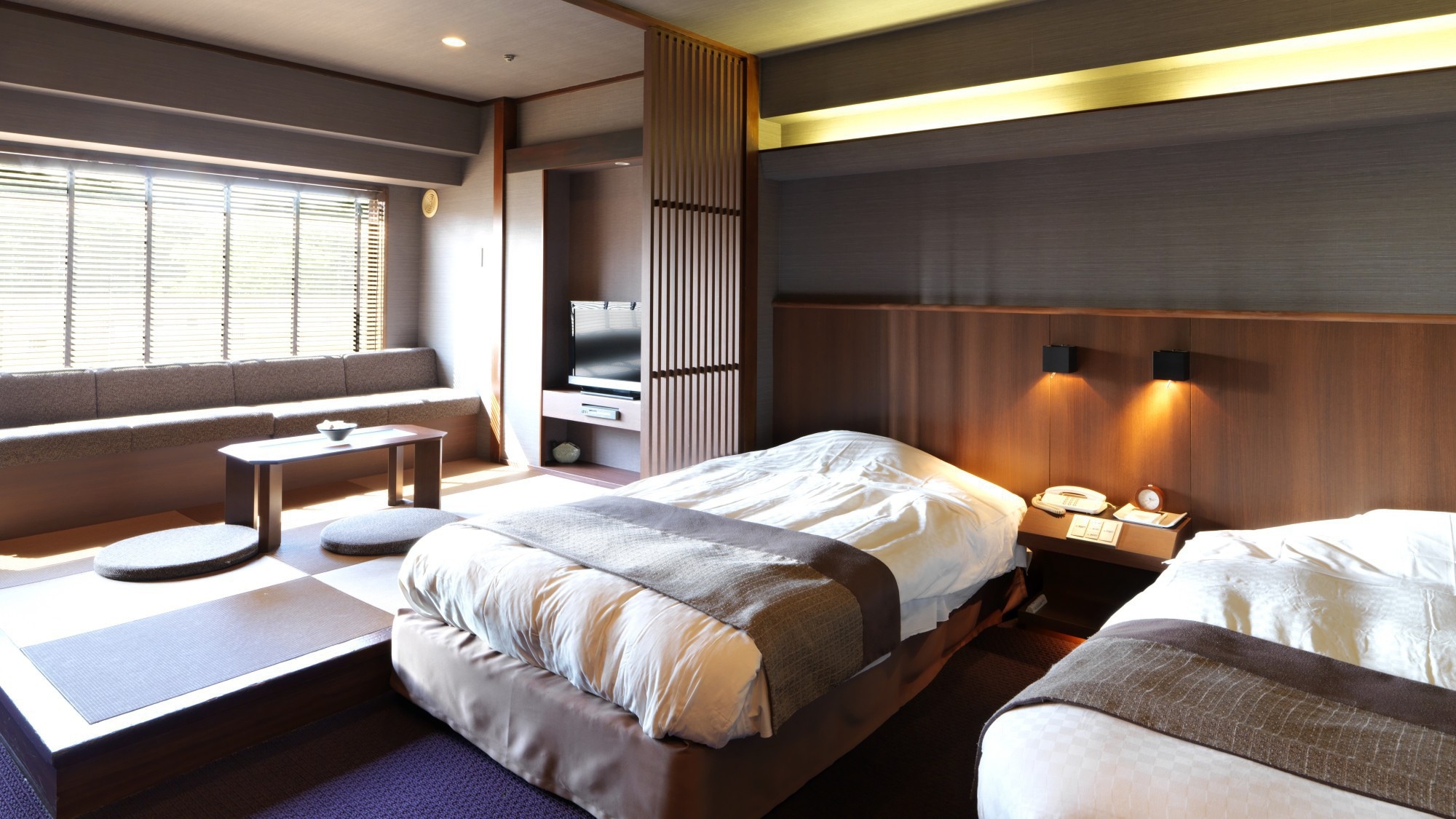 [Main building/Komorebi] Japanese-Western room (shower booth)/Japanese-Western room with a functional bed and relaxing tatami space *Image