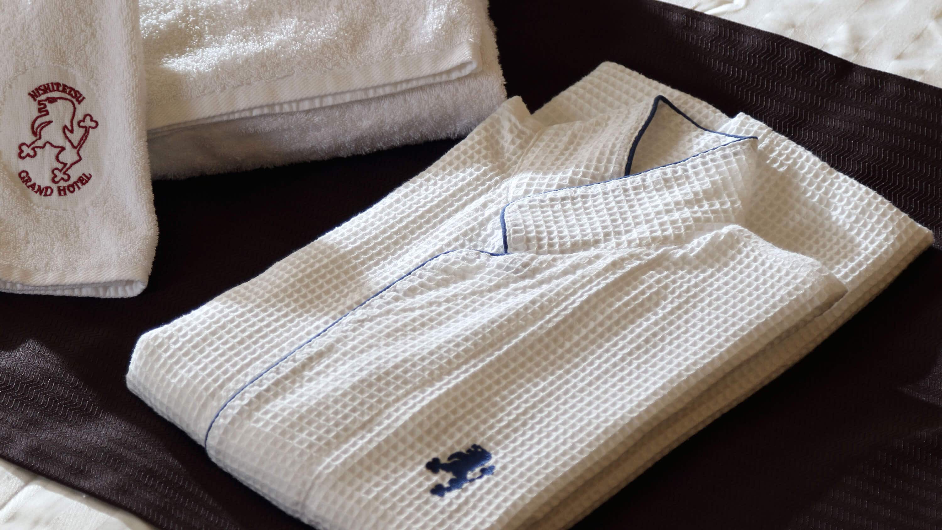 SERVICE / Pajamas
