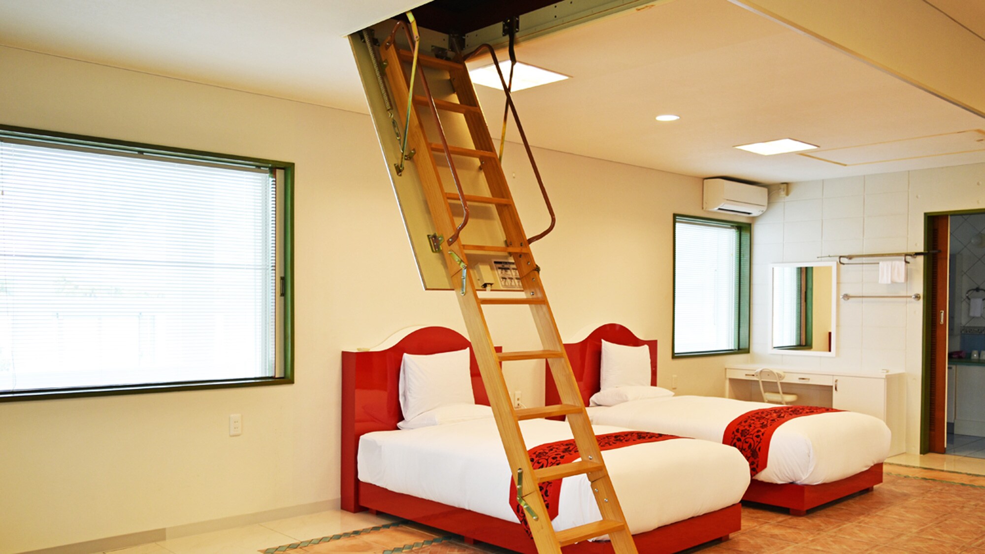 Fusaki Main Building [Bedroom] Stairs leading to the attic