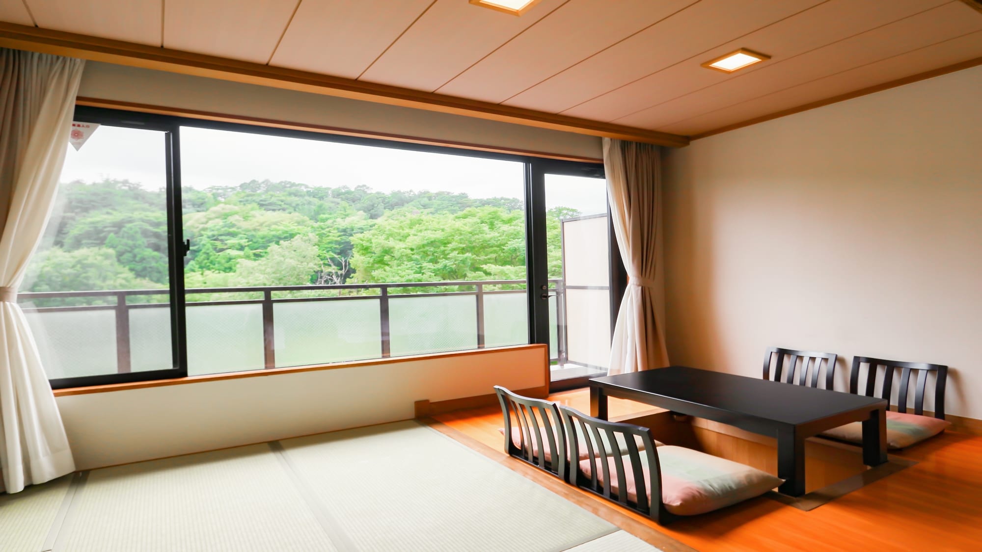 [ปลอดบุหรี่] ห้องพักแบบญี่ปุ่นและตะวันตก อาคารฝั่งตะวันตก เสื่อทาทามิ 10 ผืน + เสื่อทาทามิ 4.5 ผืนแฝด (มีอ่างอาบน้ำและห้องสุขา)