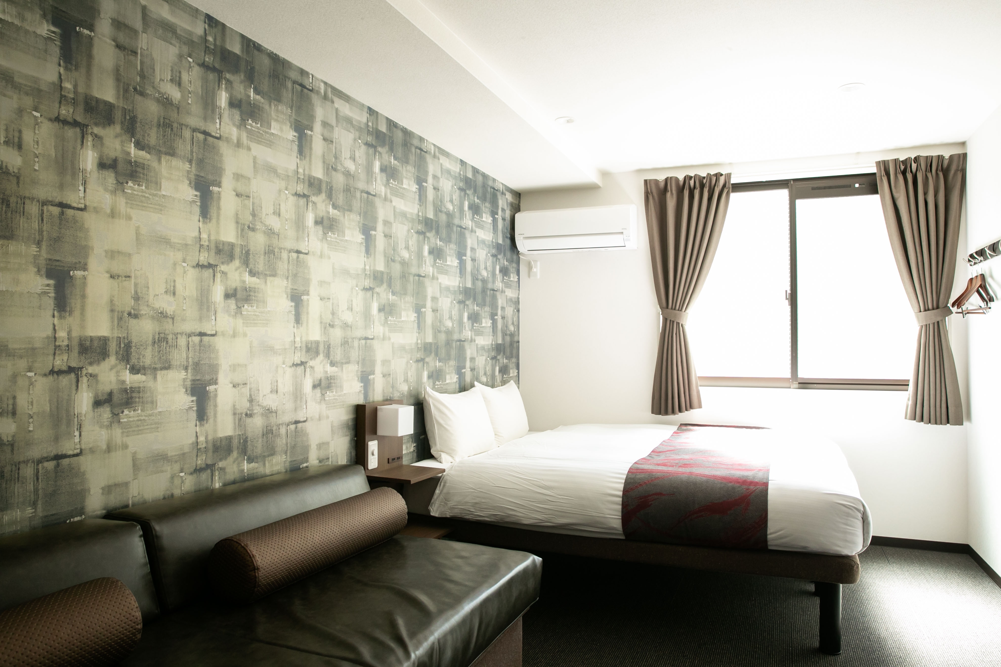 Queen Room (with sofa bed)