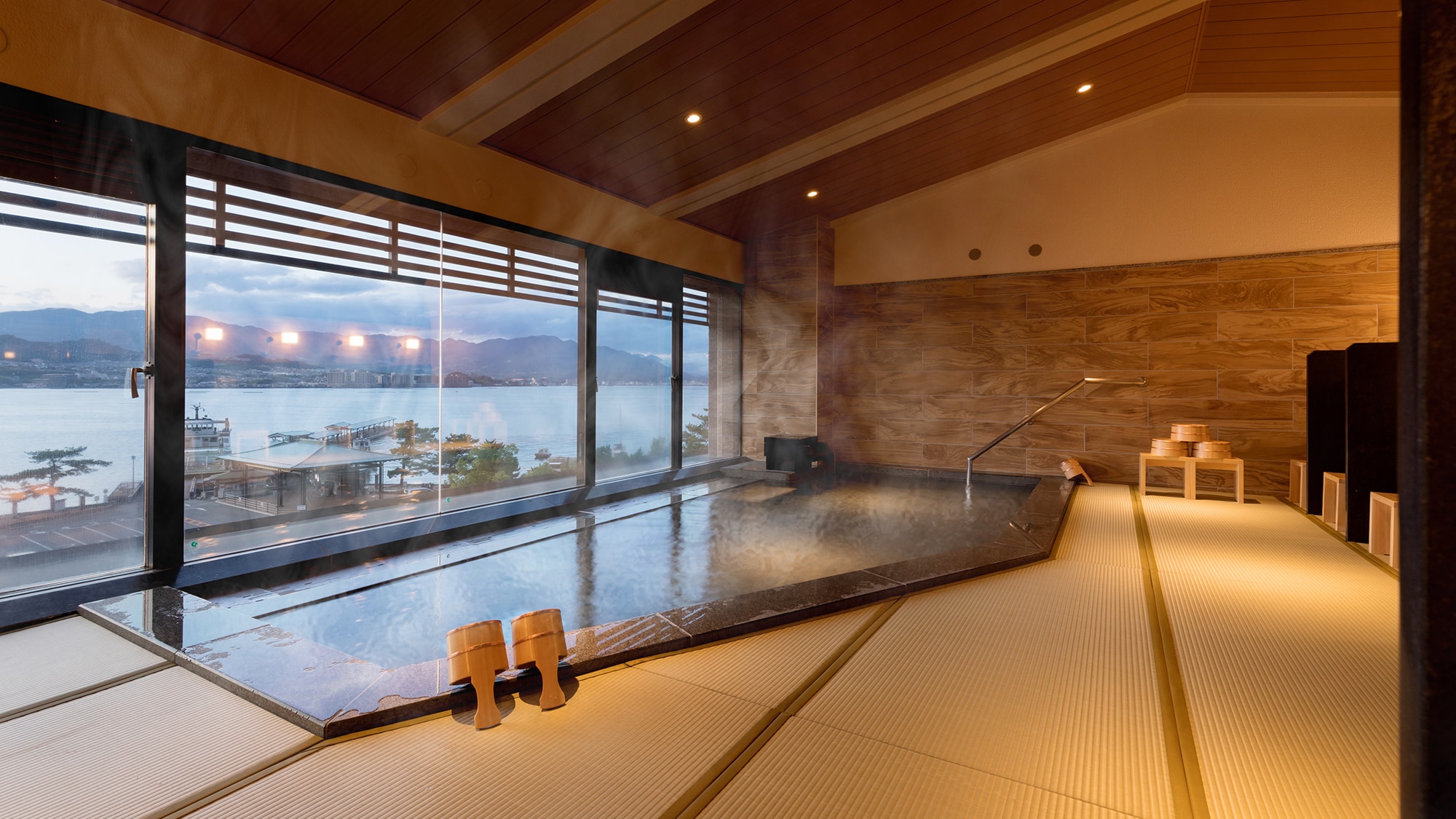 [Large tatami bath with a view, YuLike]