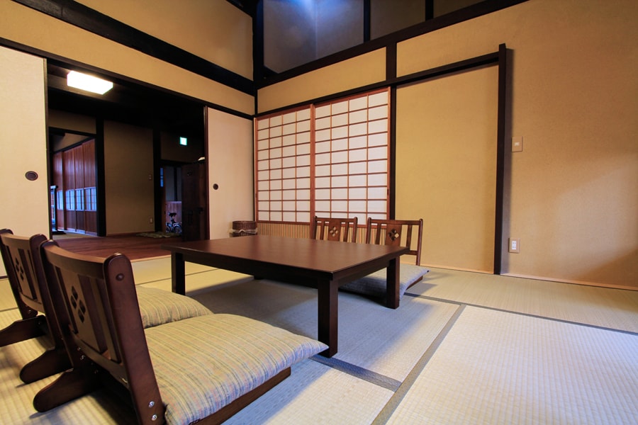 East vs. 1st floor Japanese-style room