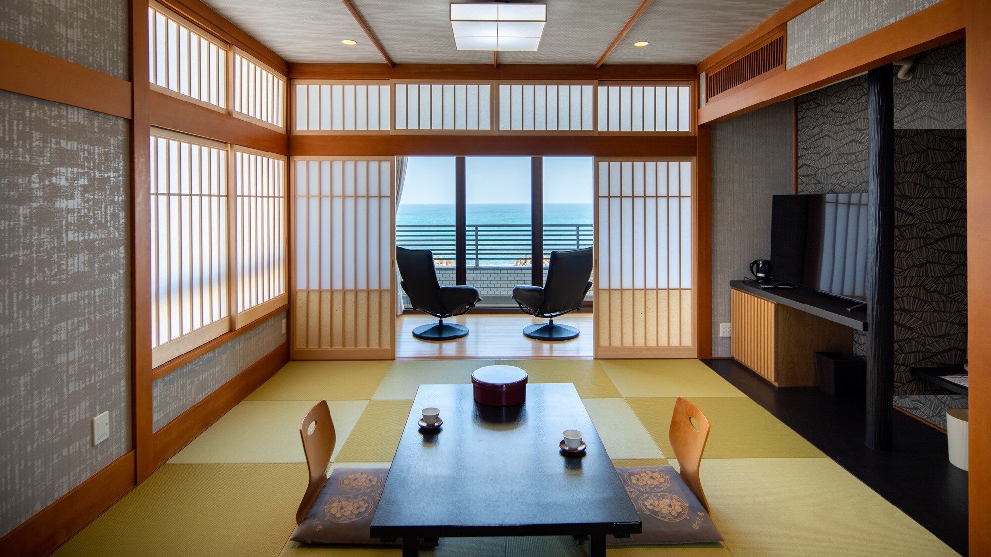 [Pemandangan laut ◆ Kamar bergaya Jepang 10 tatami] Semua kamar memiliki pemandangan laut! Kamar yang menenangkan dengan pemandangan spektakuler yang dikelilingi laut dan langit.