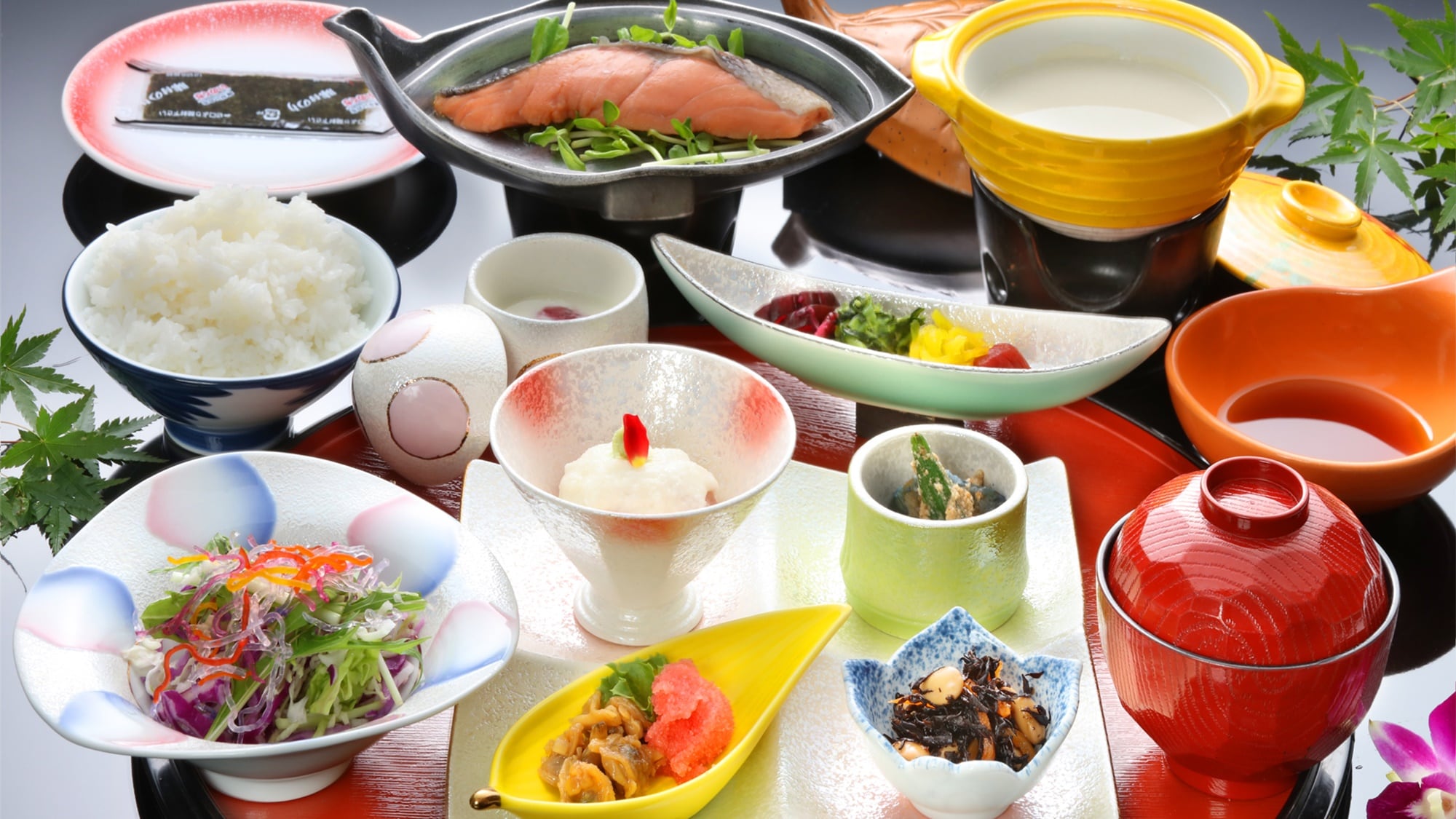 [Breakfast example] We will entertain you with food during a leisurely morning spent at a ryokan.