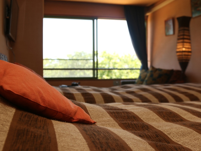 "Upepo" means "the place where the wind blows (heaven)" in Swahili. Please feel the breeze of Africa in your room.