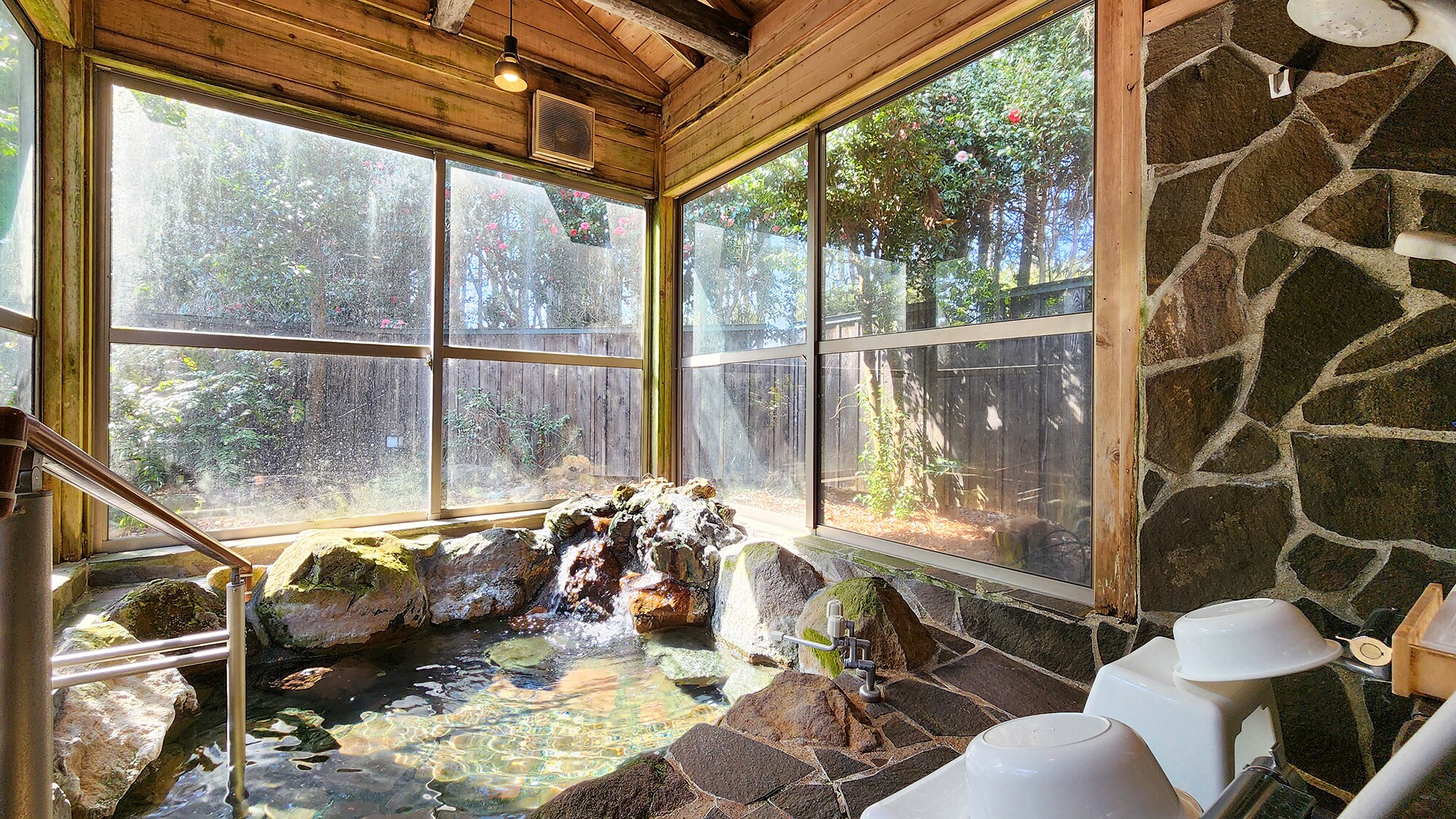 #Private semi-open-air bath
