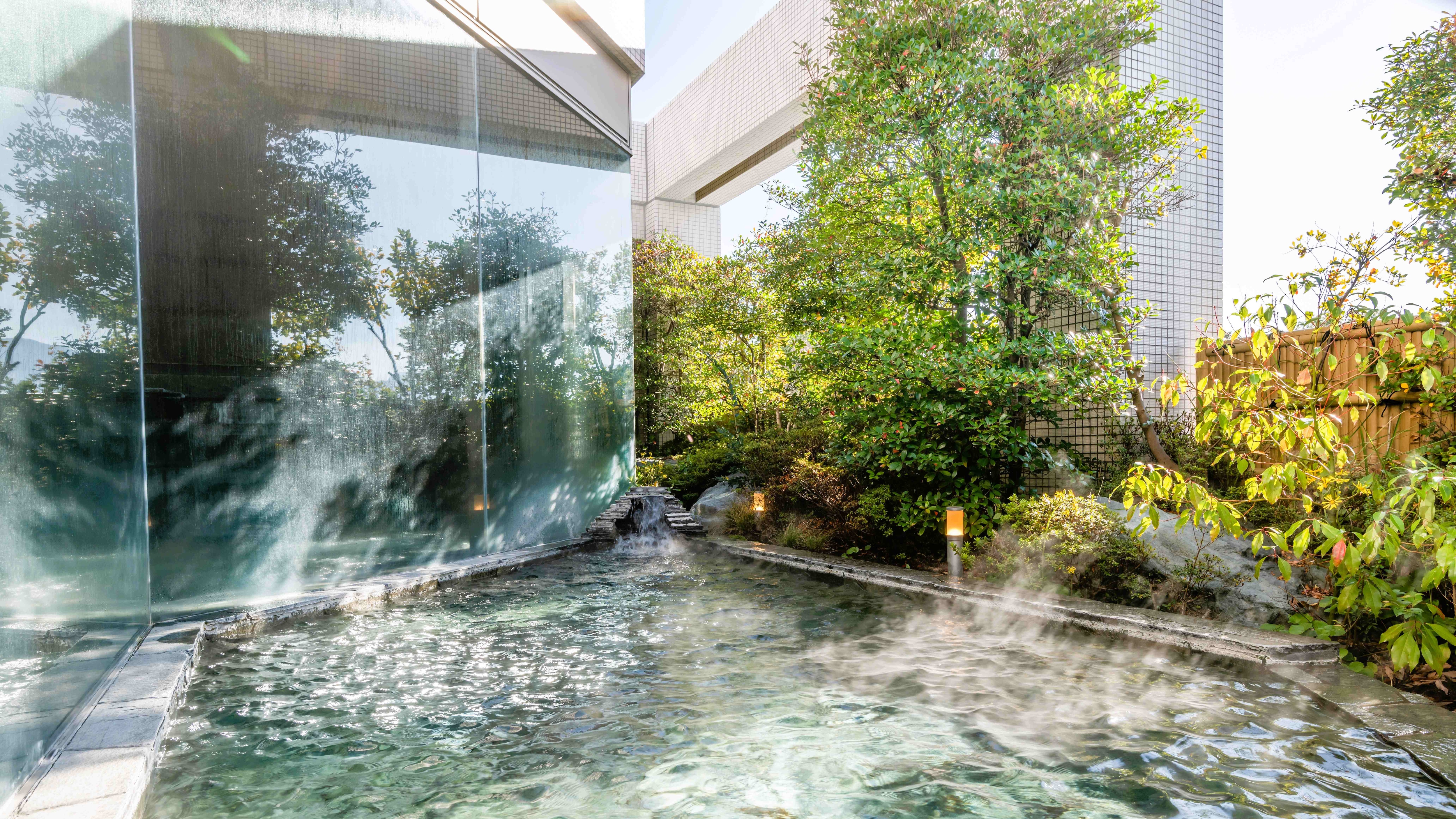 Open-air bath