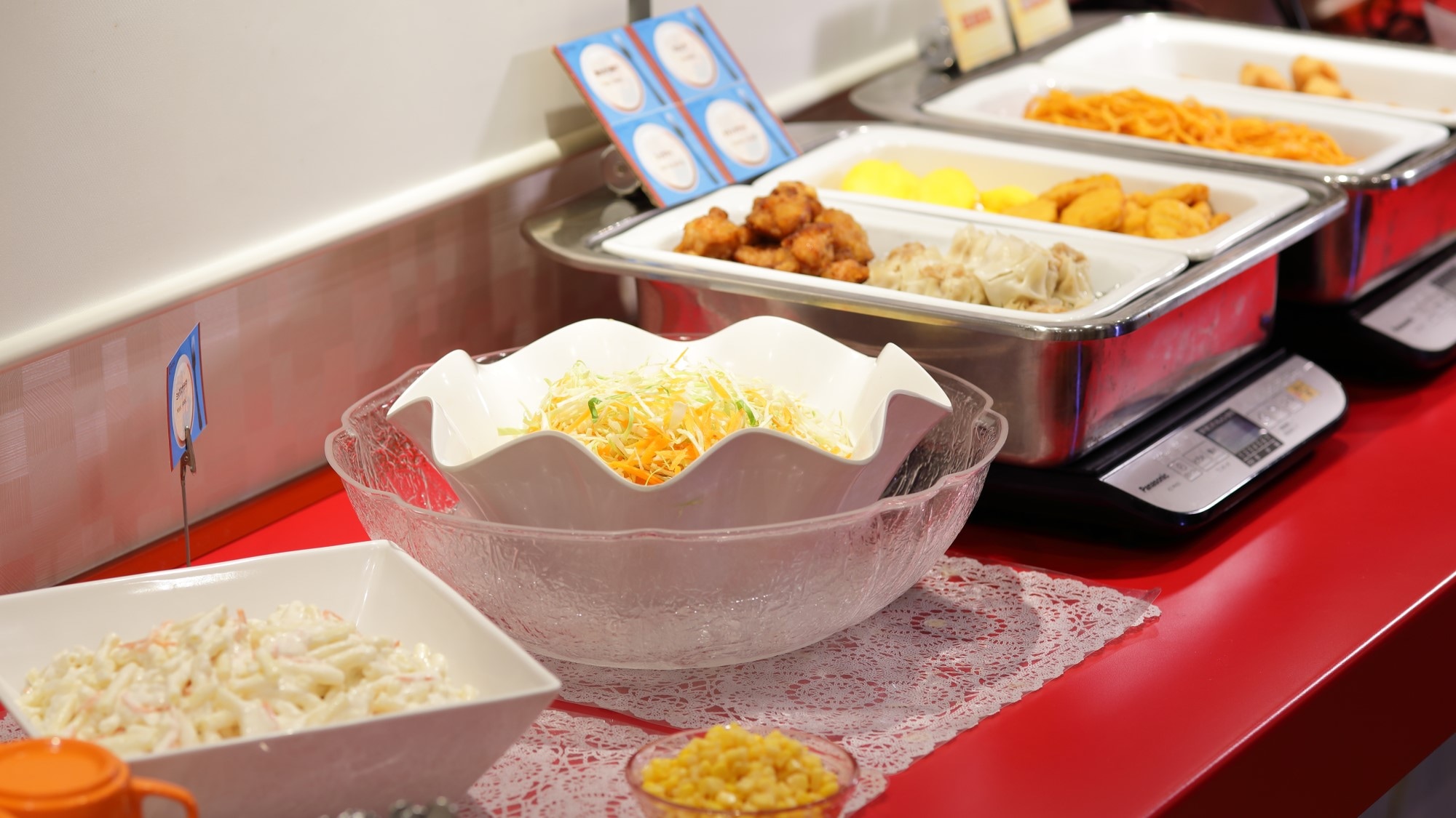 Unavailable_免費早餐：我們提供每日特色菜，如肉類和雞蛋配菜和沙拉。