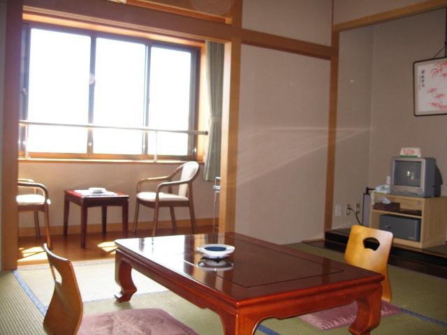 Japanese-style room 8 tatami mats 2