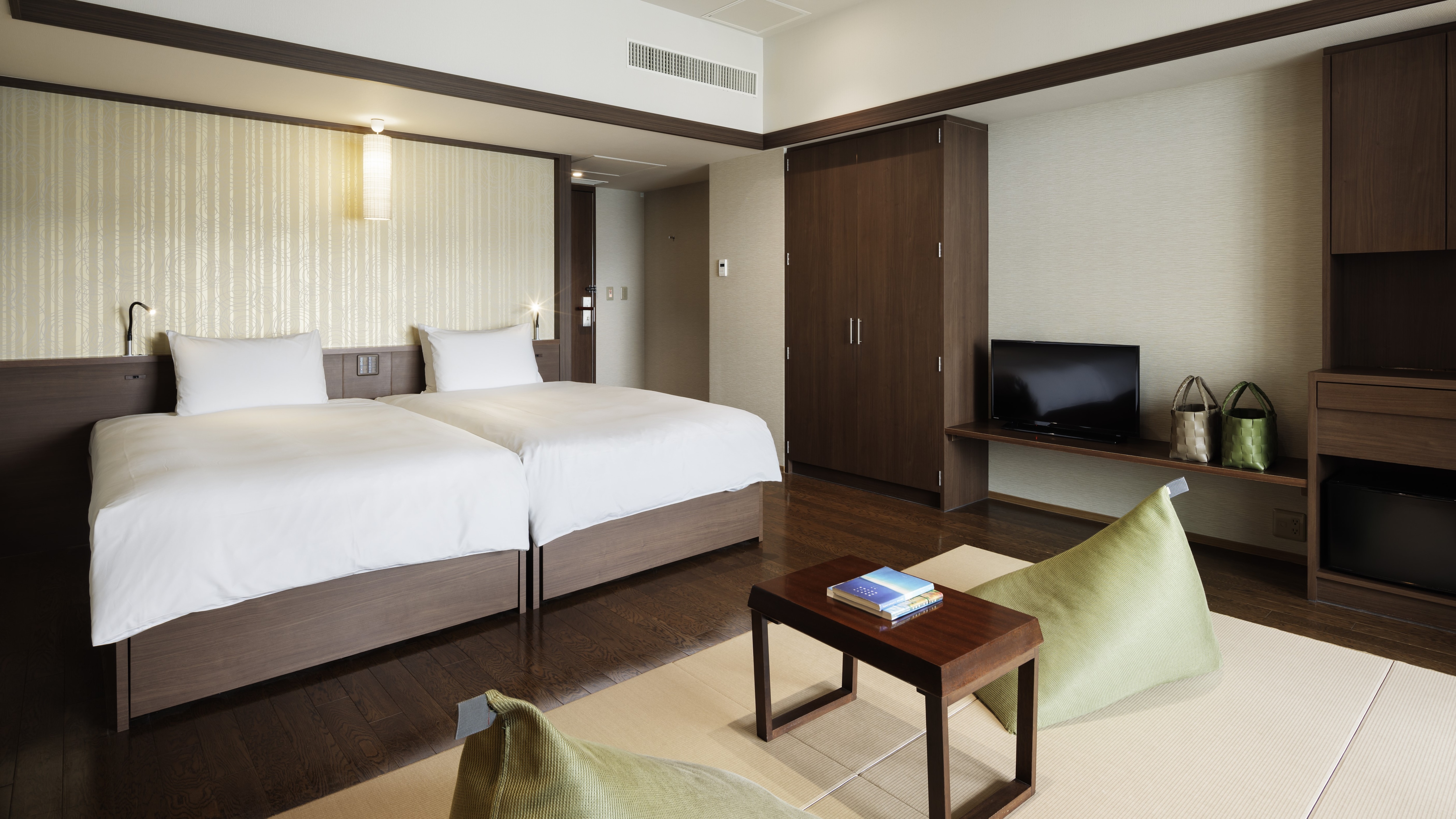 Main building Premier room/Japanese-Western room with hot spring open-air bath