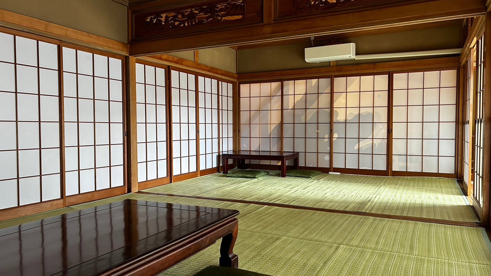 ・[Guest Rooms] Feel the warmth of the tatami mats and spend a relaxing and comfortable time.
