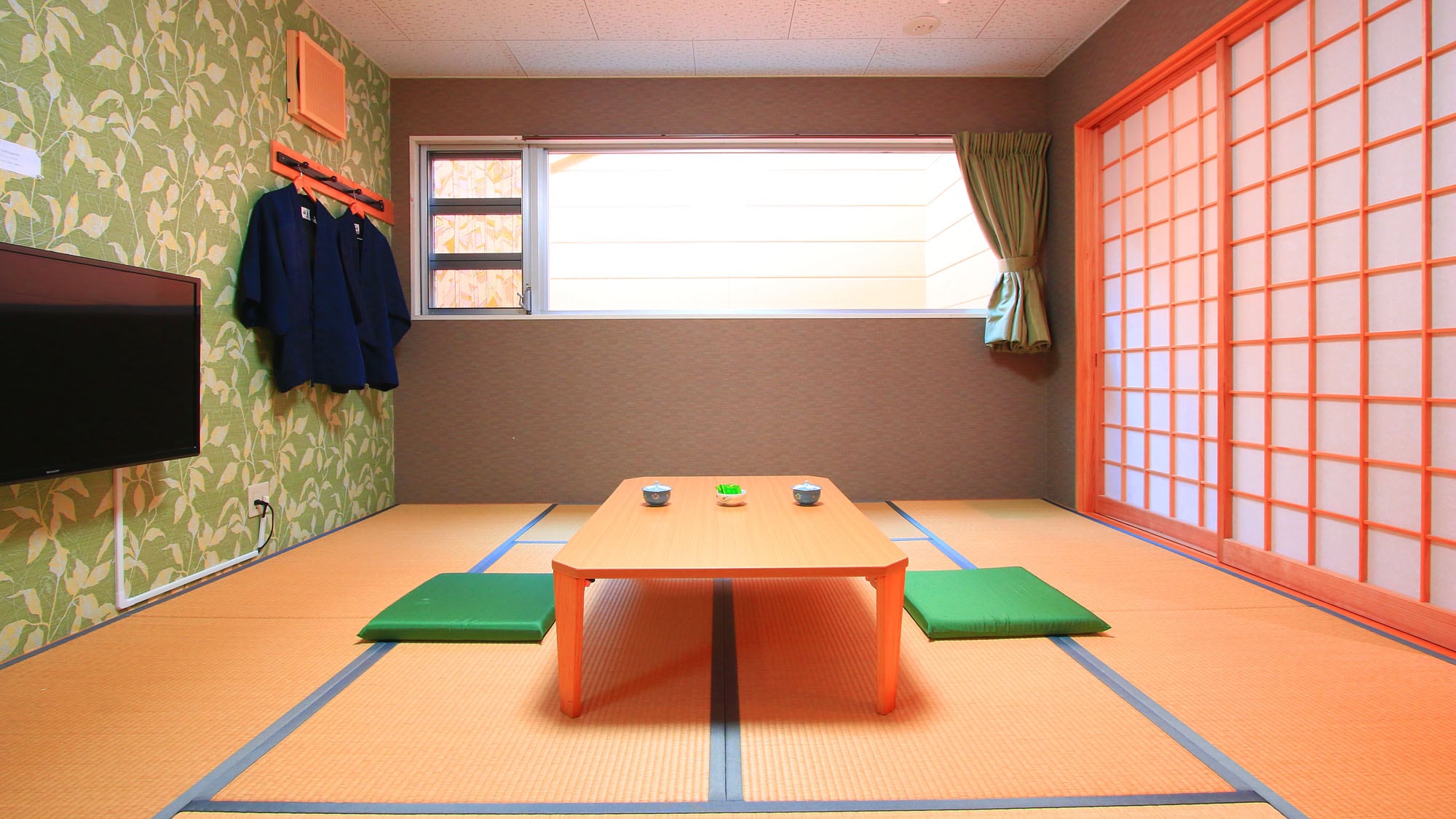 This is the only Japanese-style room in our hotel. Although there is no view, you can relax in this room.
