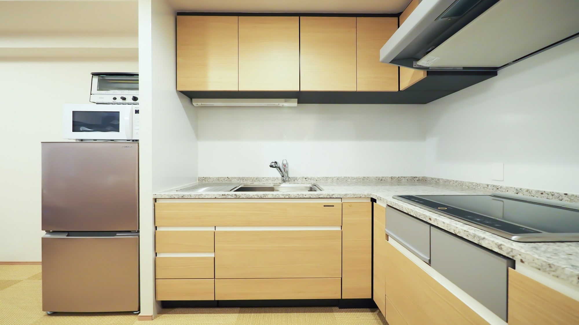 Double & loft bedroom with kitchen and washing machine