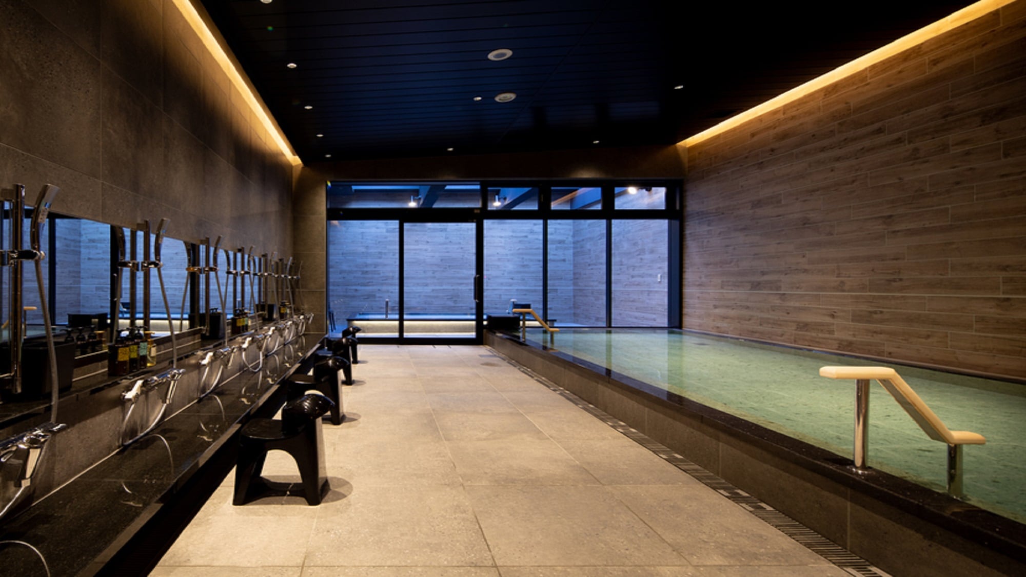 Large communal bath-Momiji no Yu- (indoor hot spring)