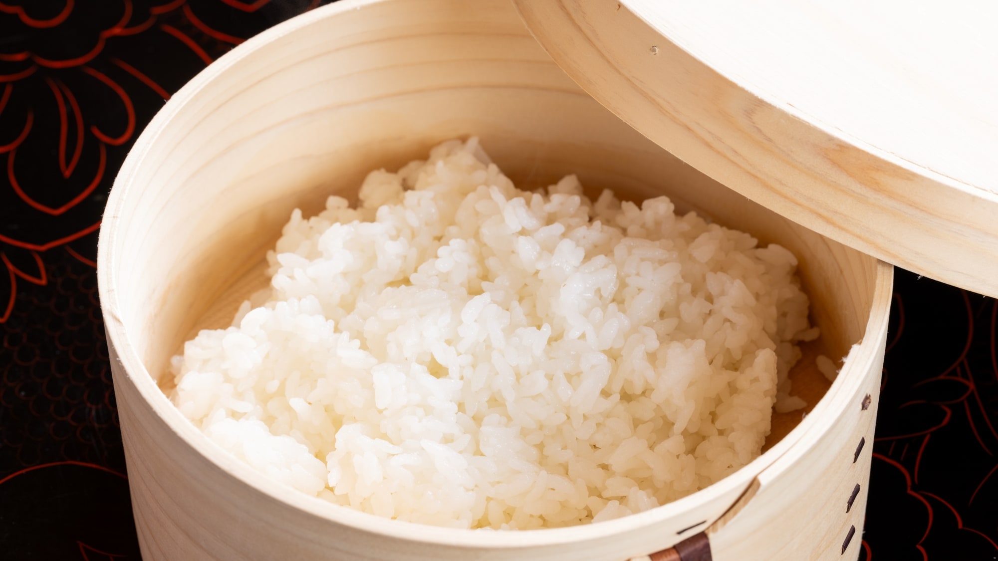 * [Ví dụ bữa sáng] Chúng tôi có món cơm Koshihikari Kinmemai nấu chín thơm ngon từ tỉnh Nagano. Mời quý khách thưởng thức trọn vẹn hương vị.