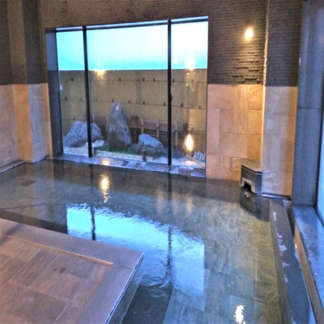Large communal bath "Traveler's hot water"