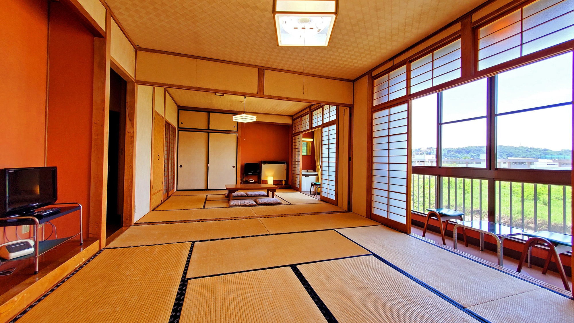 {2 rooms connected} Recommended for families and groups!