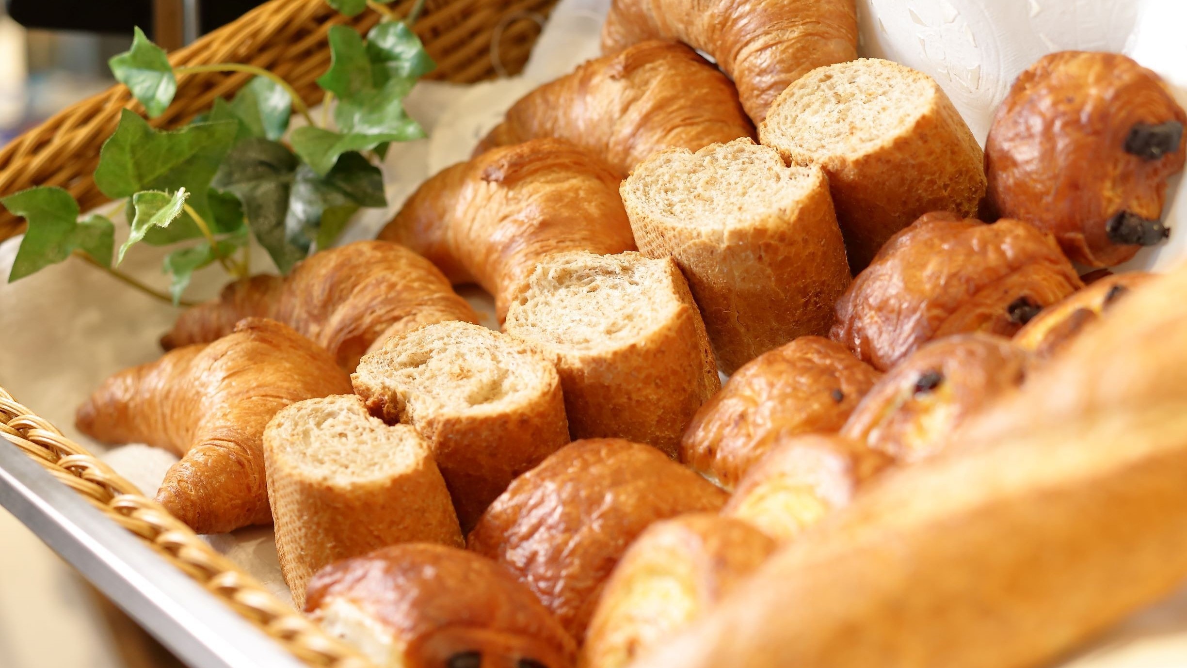 [Breakfast buffet] Freshly baked bread