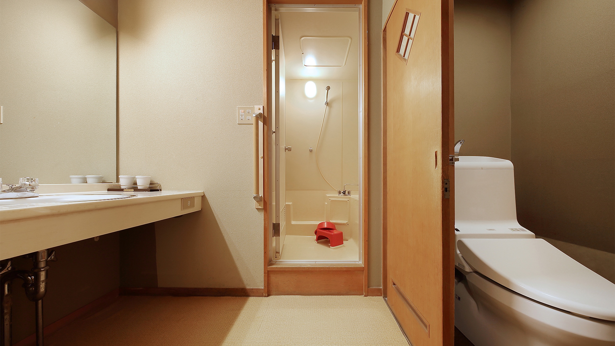 [Japanese-Western style room] Barrier-free type room [Non-smoking]