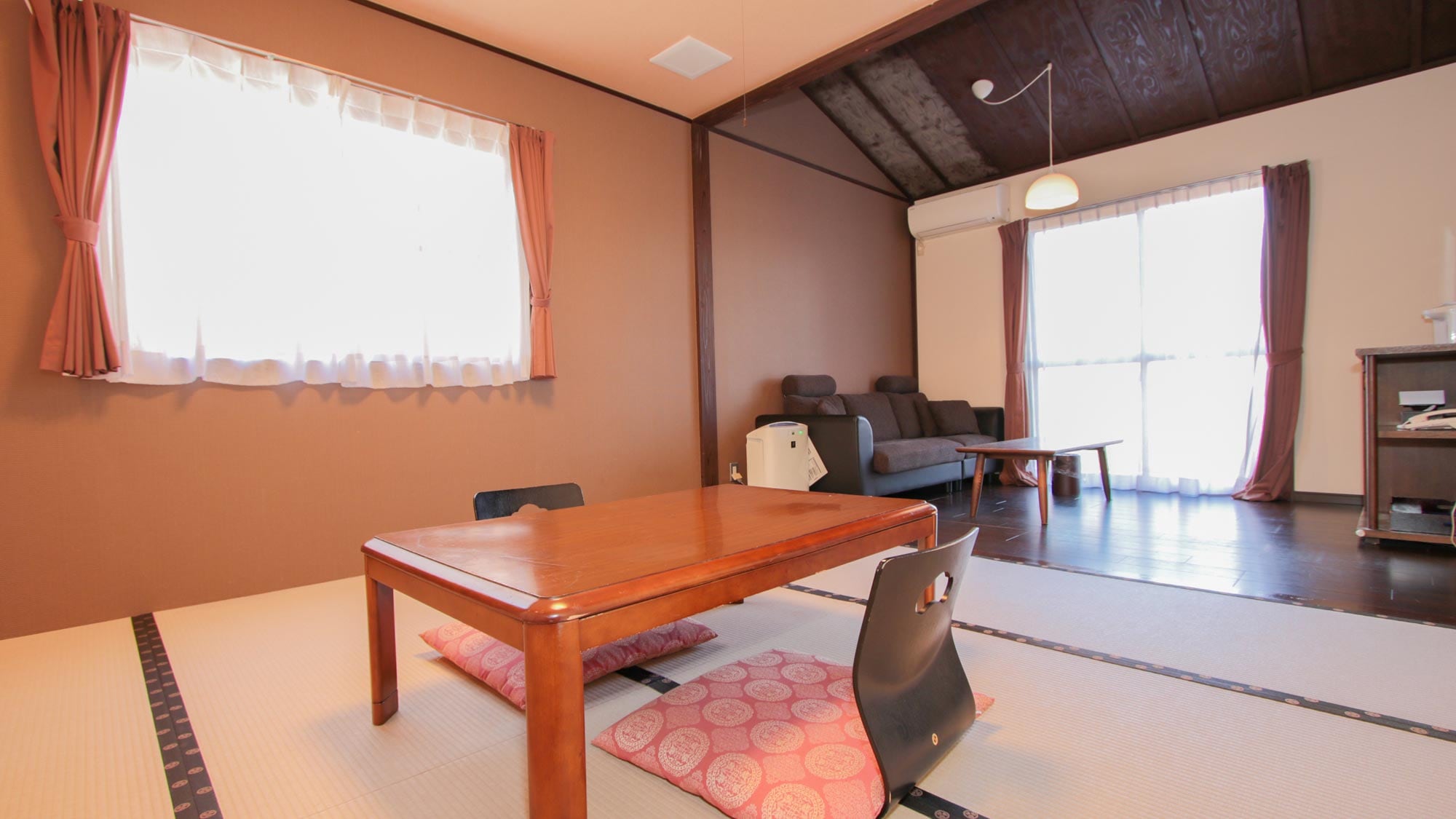 A remote inn (1 unit reserved on the premises with 8 tatami mats + family bath)
