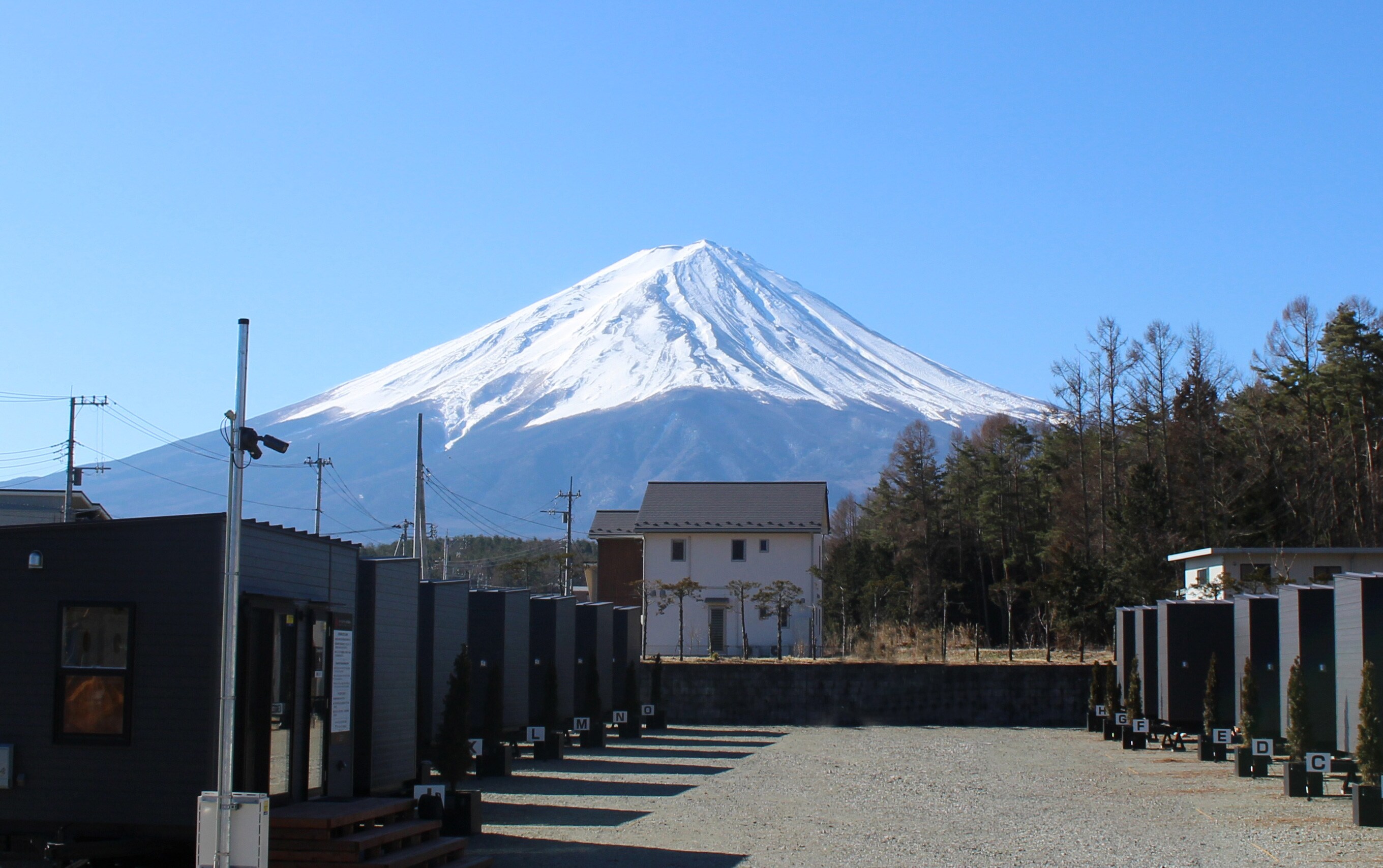 You can see Mount Fuji from the facility.