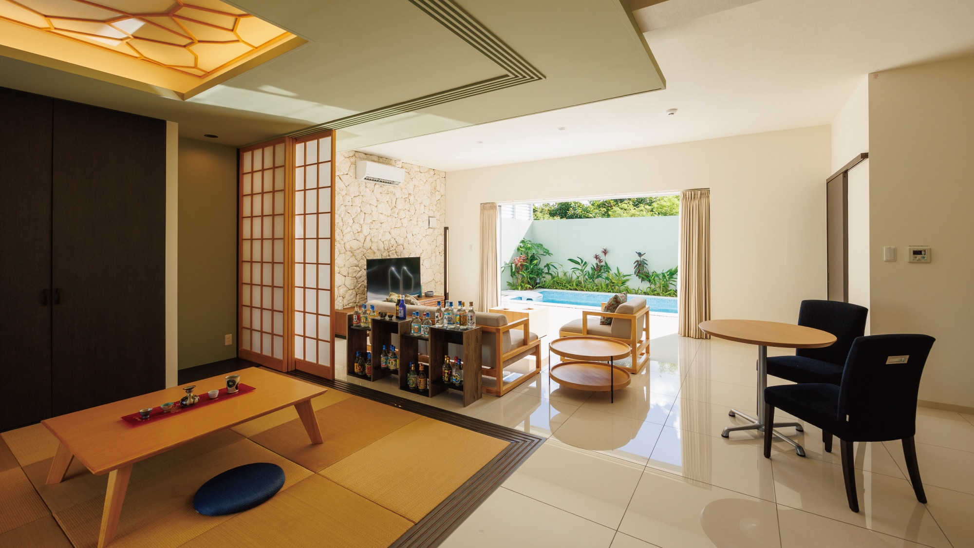 Yumiha pool villa ruang tatami/ruang tamu/kolam renang