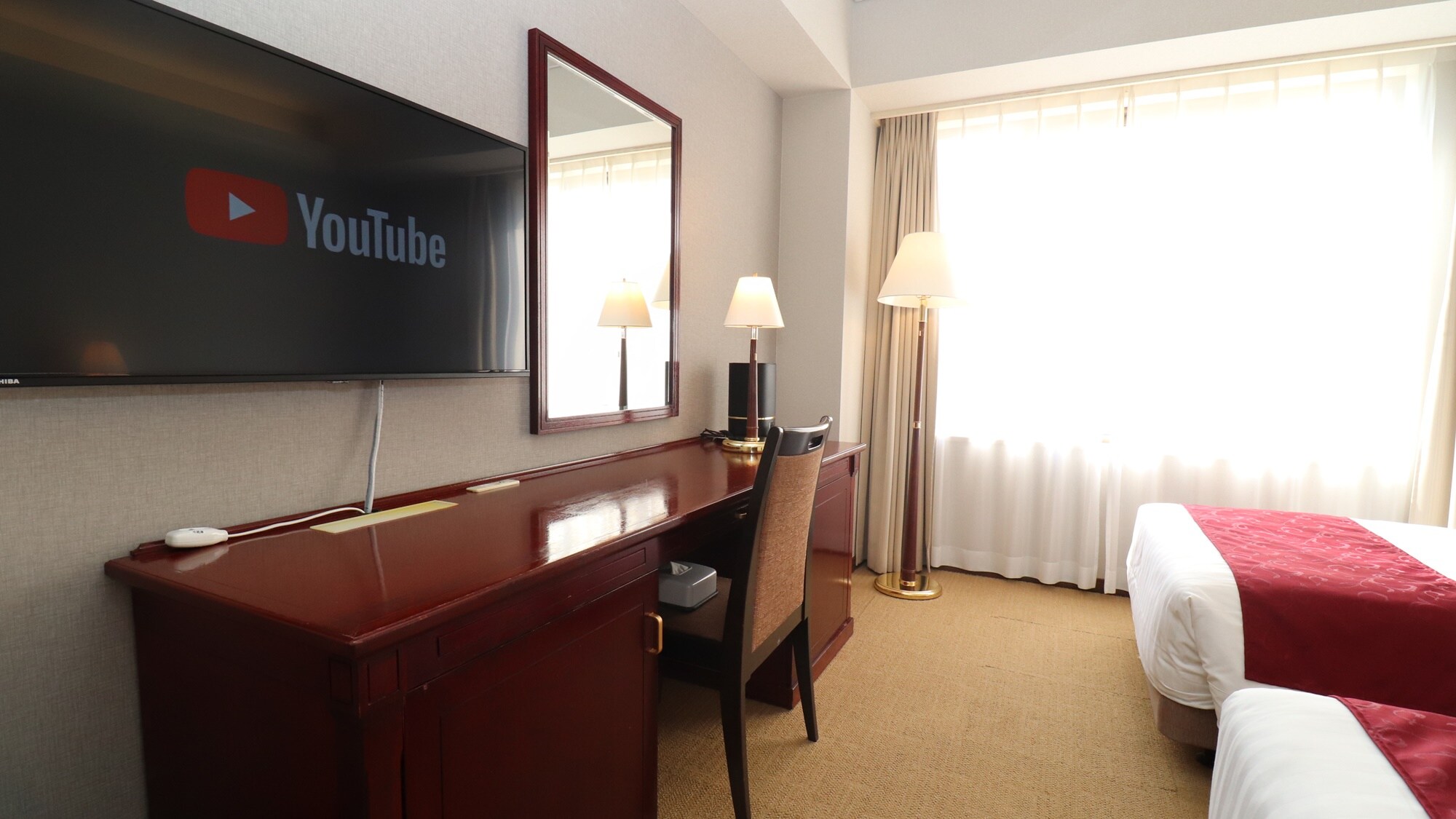 *[Comfort Twin] You can relax in your room with YouTube TV.