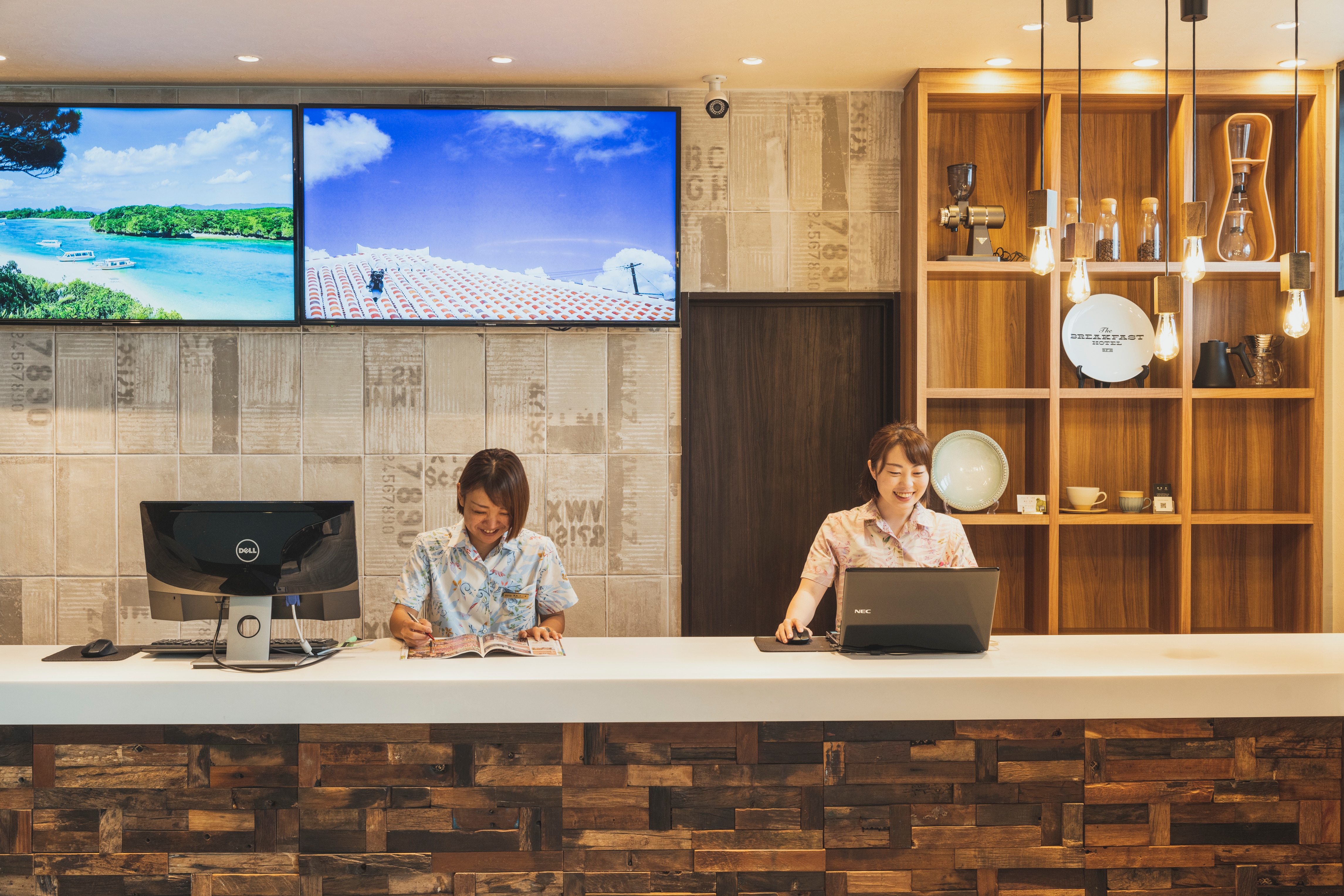 Cafe-like reception