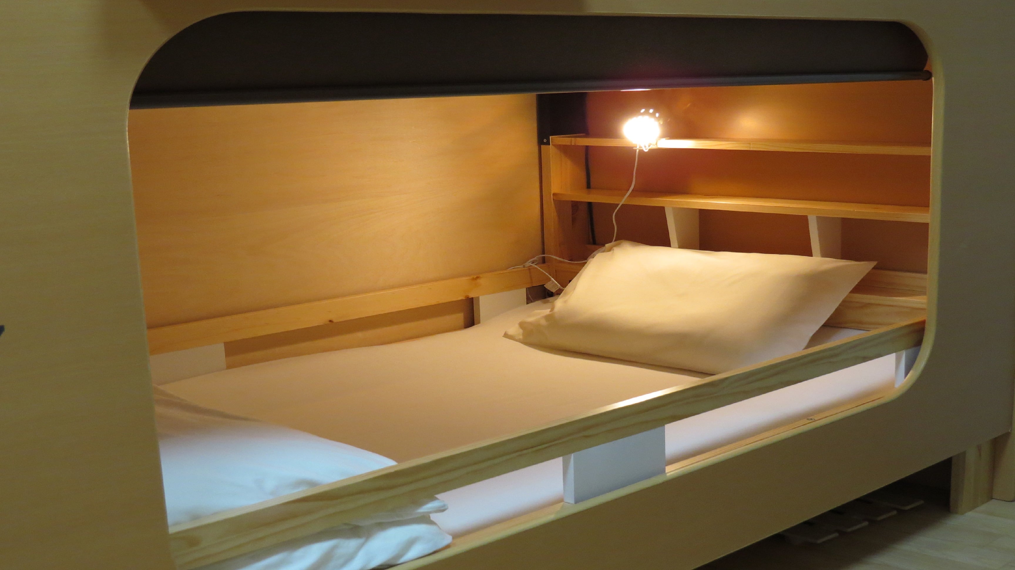 Tempat tidur asrama