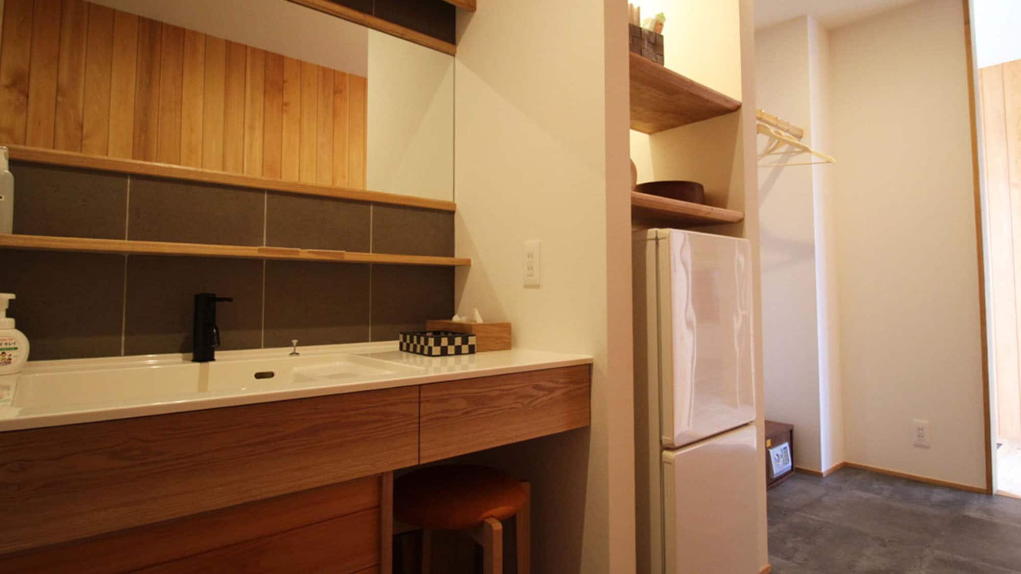 ・Renovated in April 2021! "Mocchan" is a 30-tatami room with a warm wooden feel