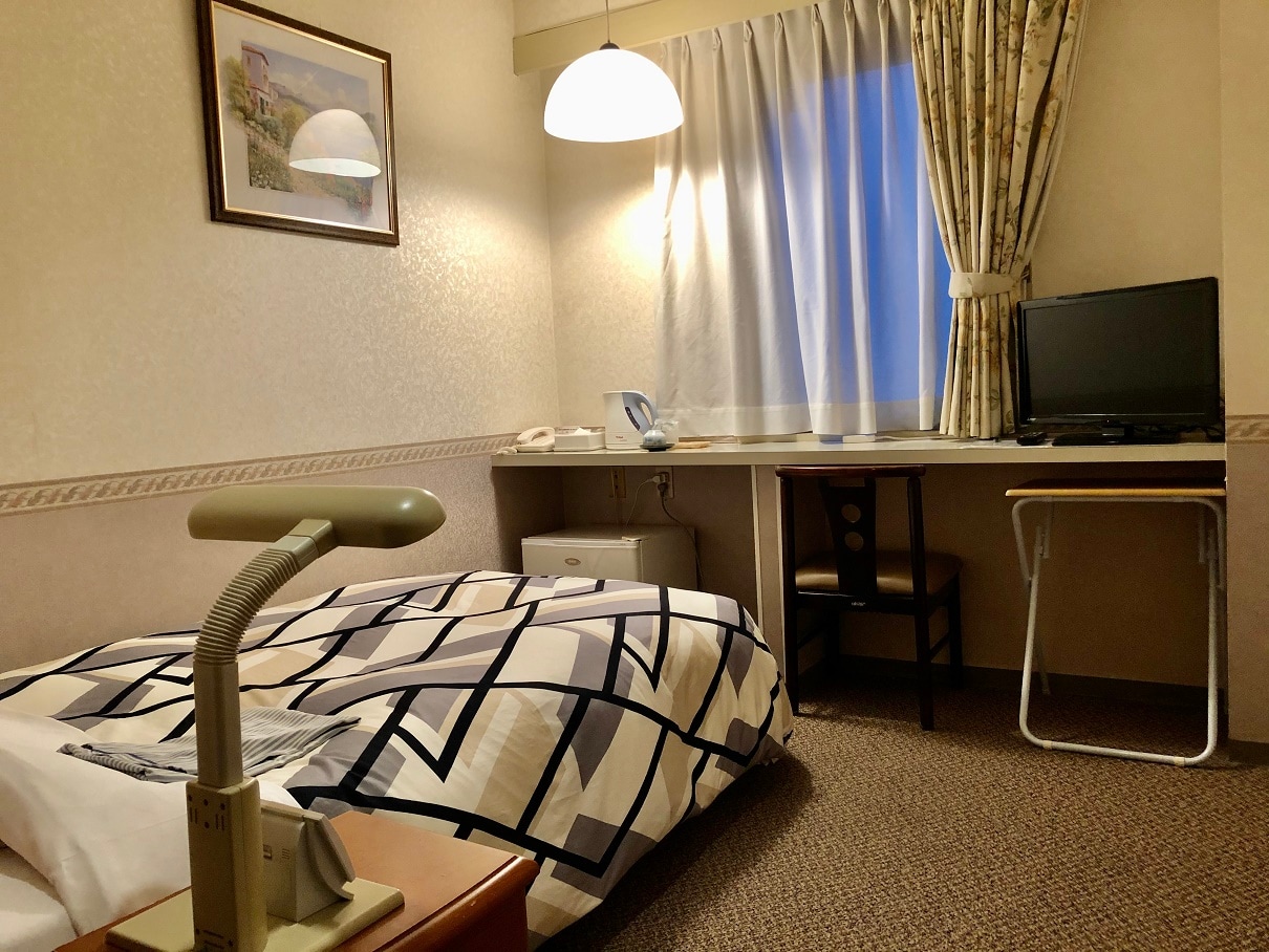 Single room: 12.5 square meters