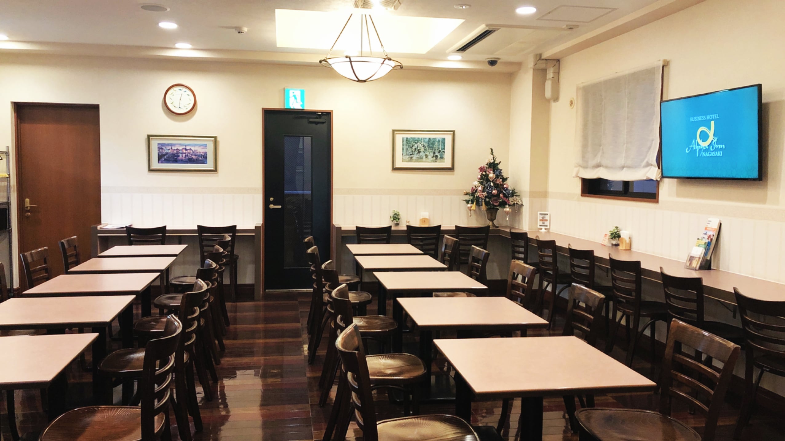 2nd floor breakfast corner