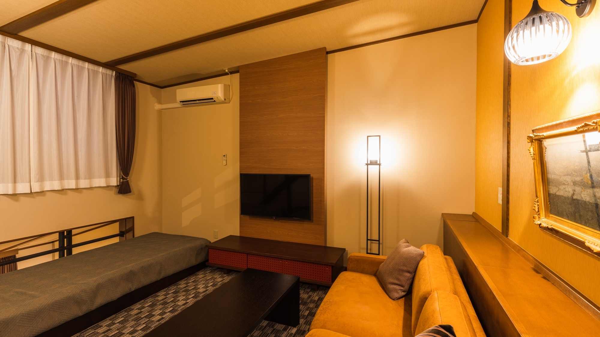 [Duplex Twin] The living room on the 2nd floor is spacious and luxurious, allowing you to relax and relax.