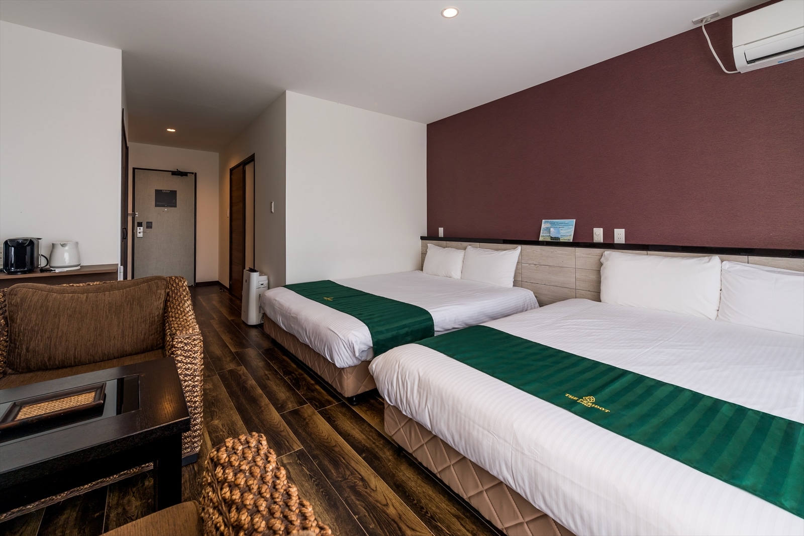 Twin Room with 2 Queen Beds