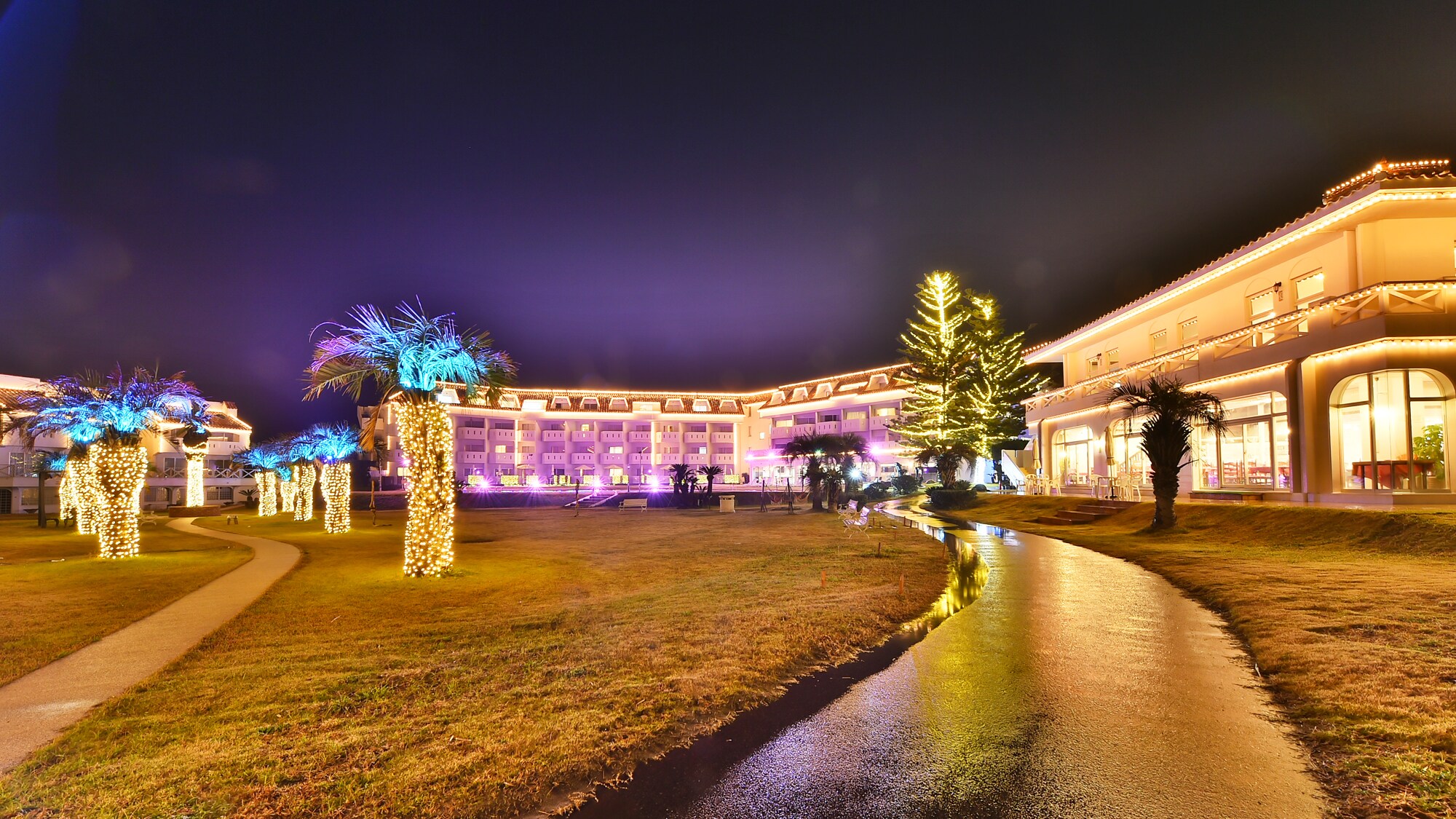 Enjoy the illuminations on the premises