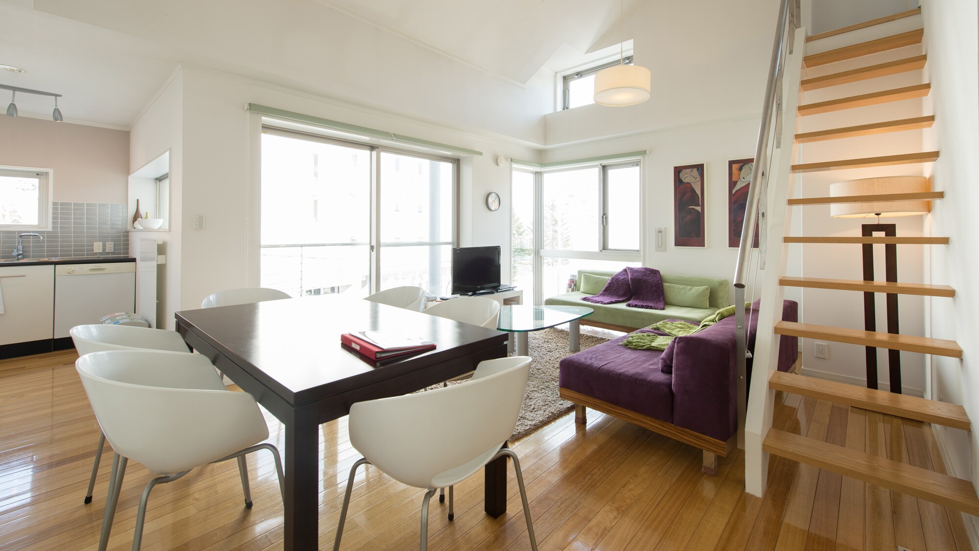 Open-feeling floor plan