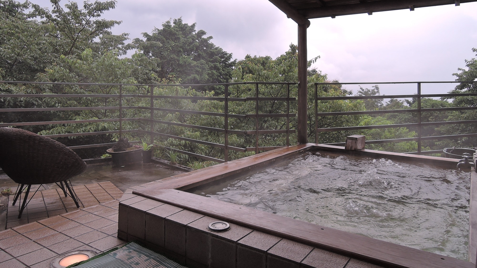 * [Bath] This is a proud bath with a panoramic view of Toyohashi City.