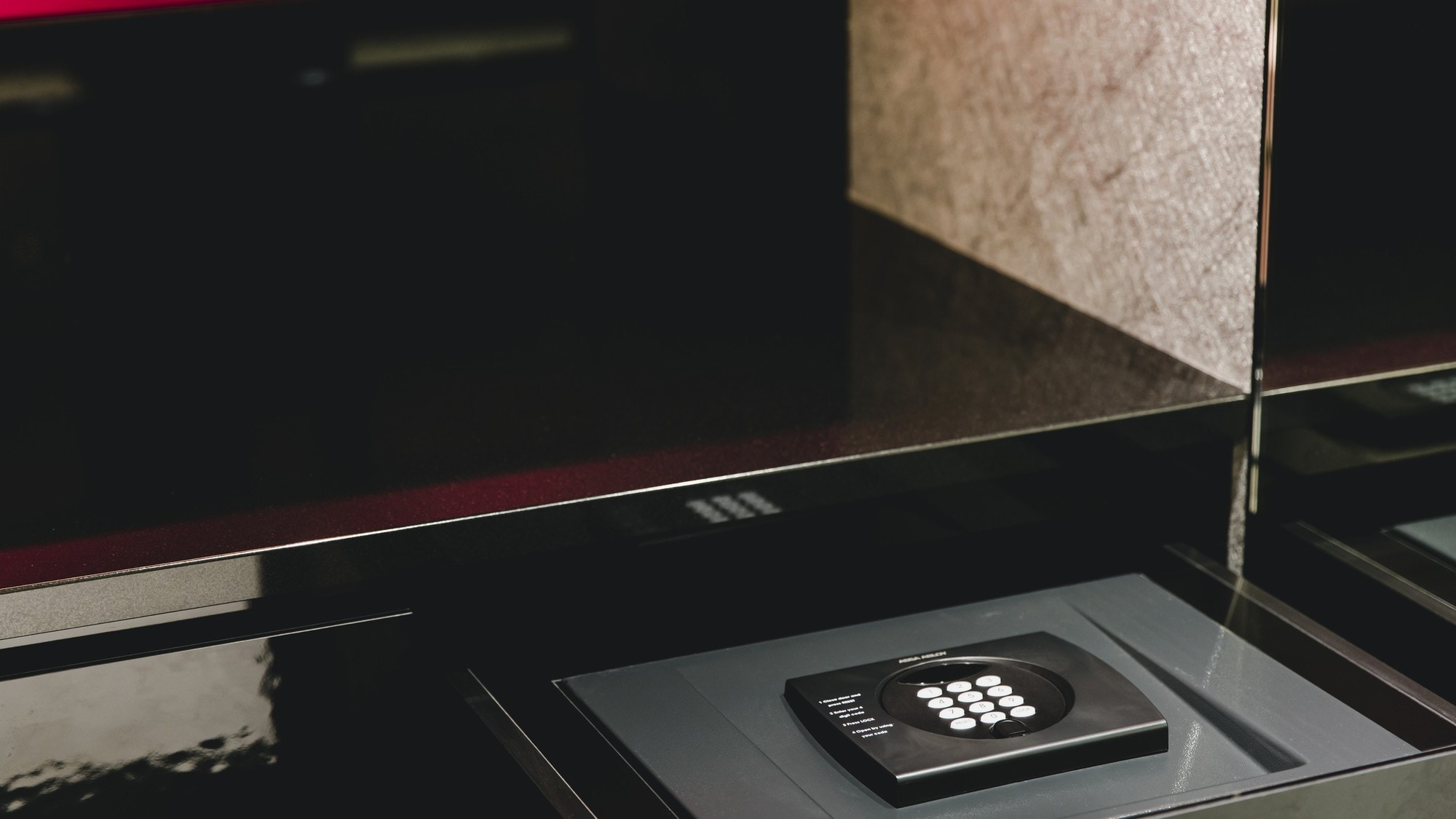 Safety deposit box