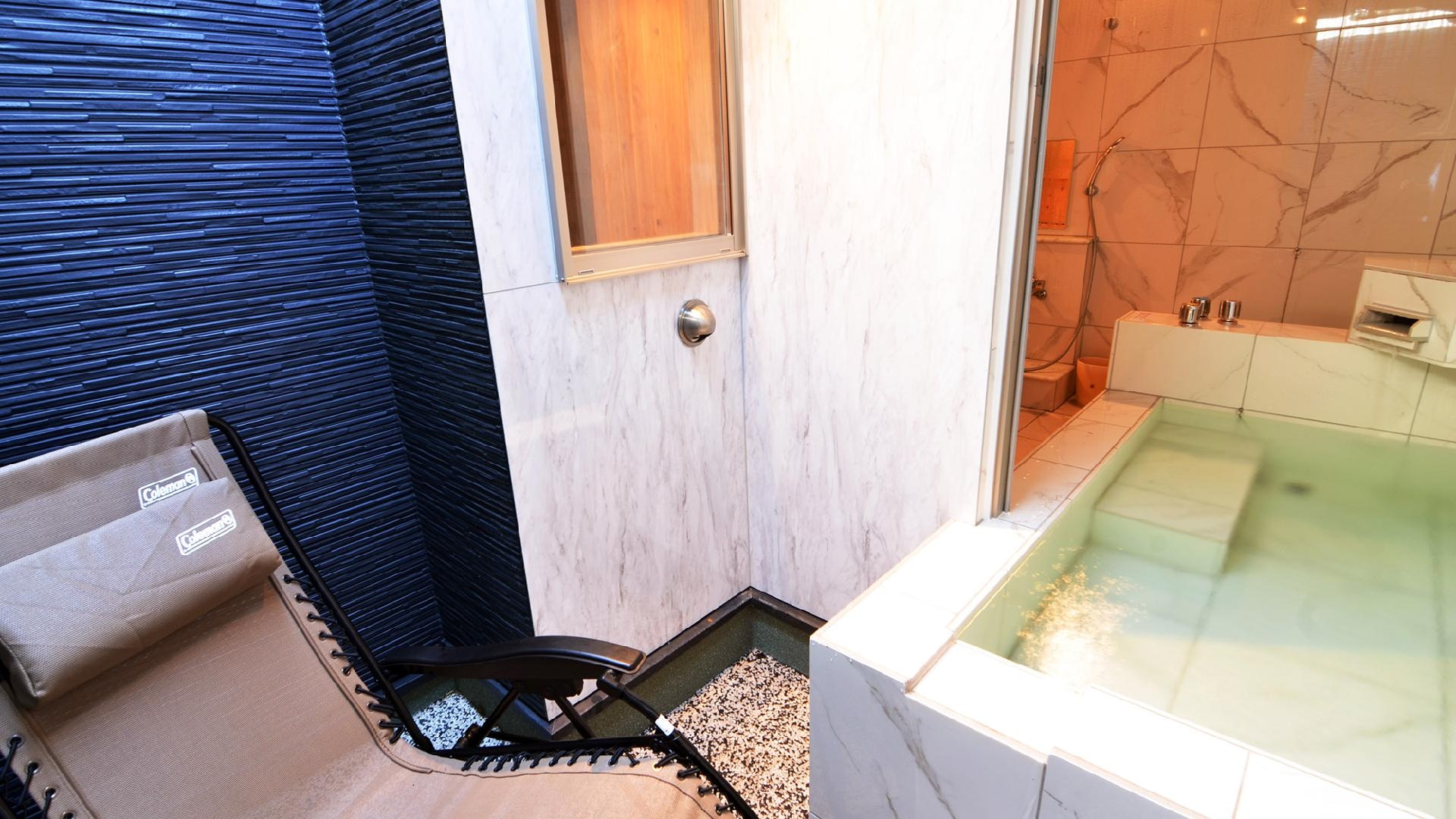 ・Harukaze: Bathroom