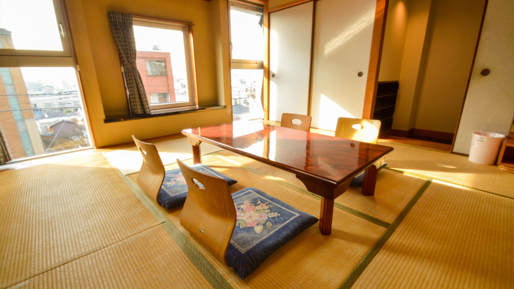・Example of a Japanese-style room/Please relax and unwind