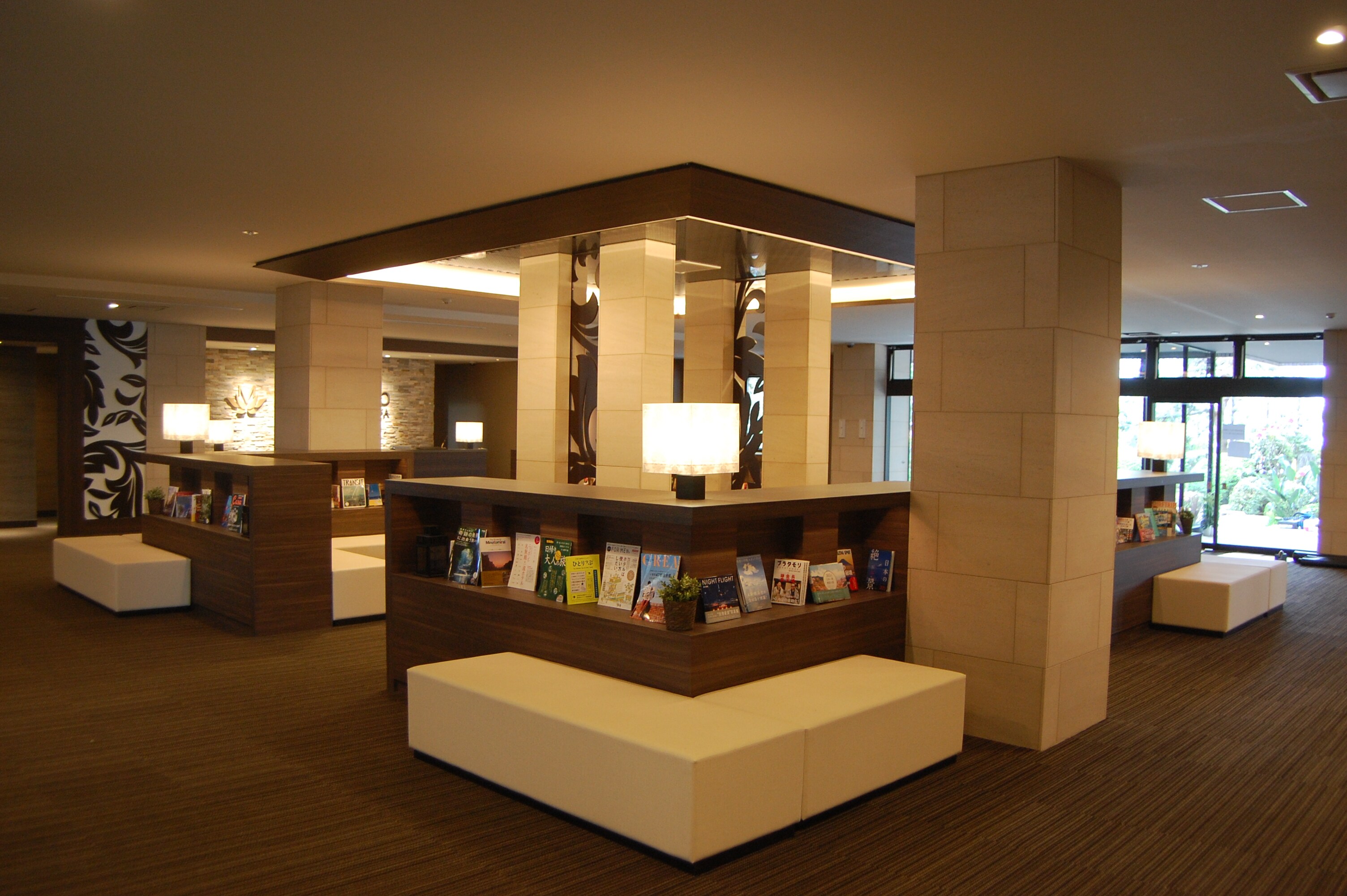 Lobby Book Lounge - A wide selection of travel-themed books
