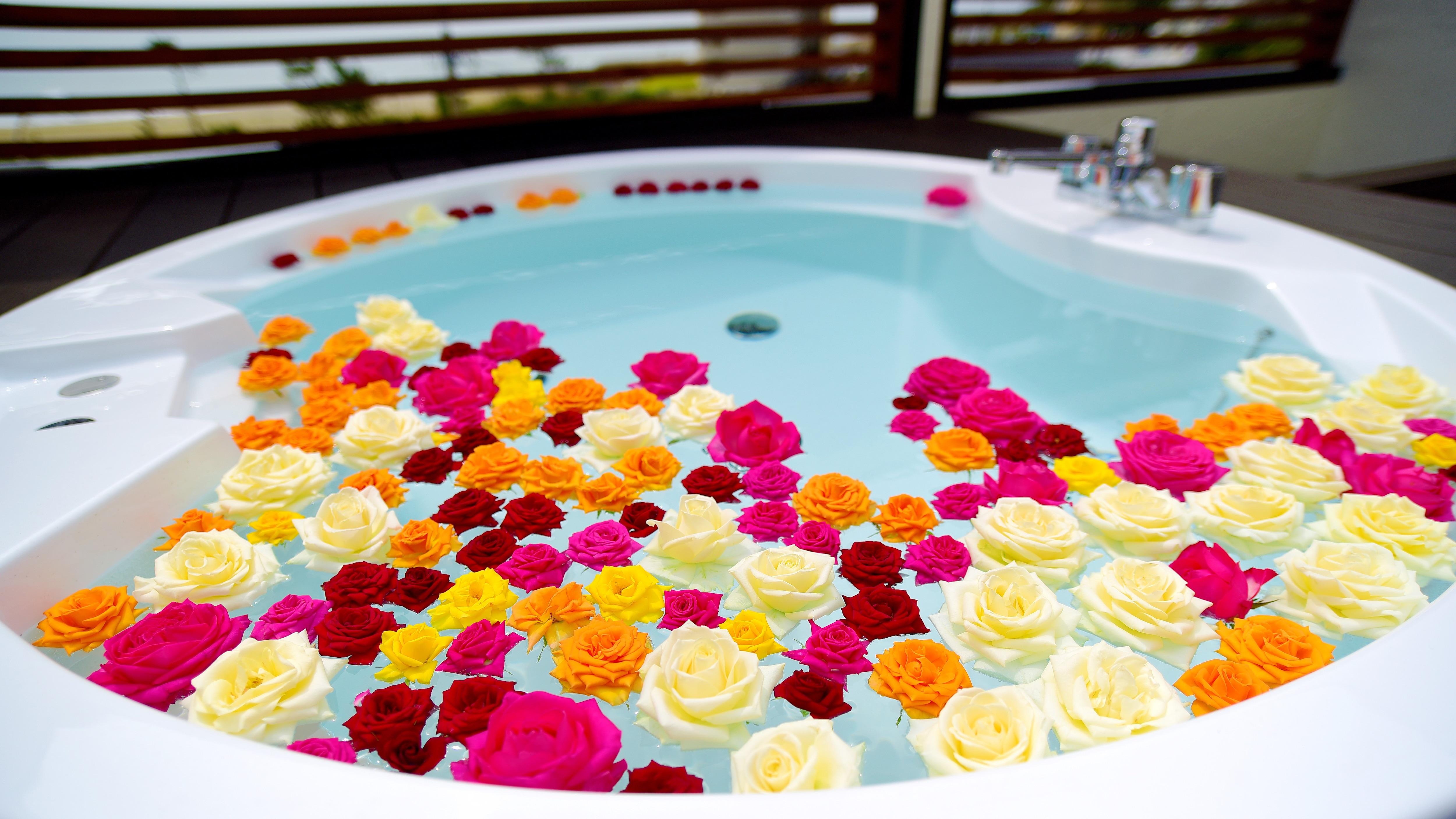 Guest room open-air bath
