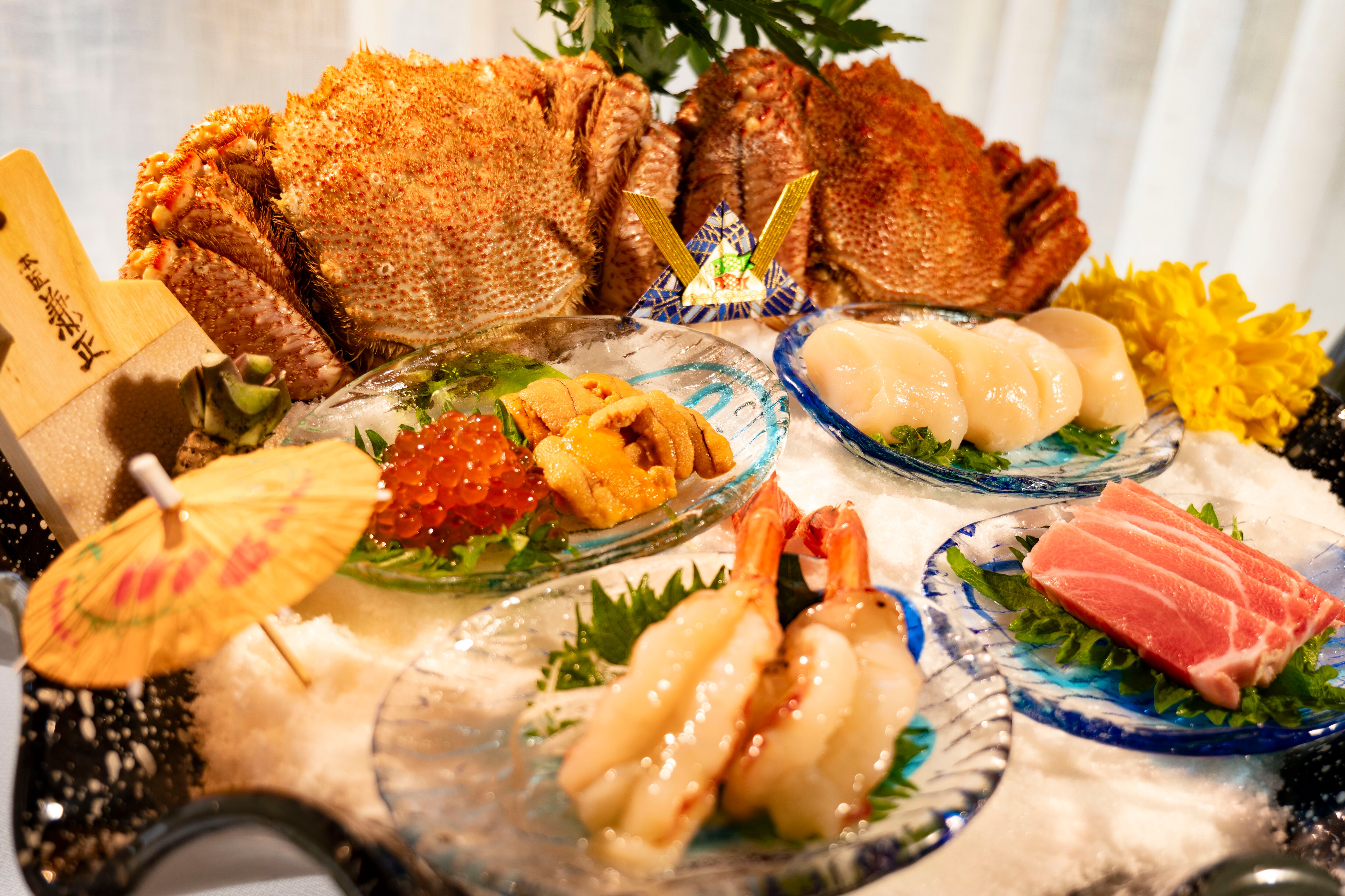 ・[มื้ออาหาร] ซาซิมิที่ทำจากอาหารทะเลสดมากมาย