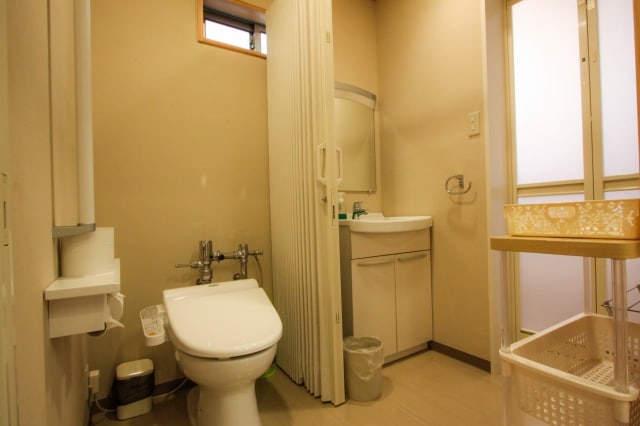 Cottage washbasin with UB