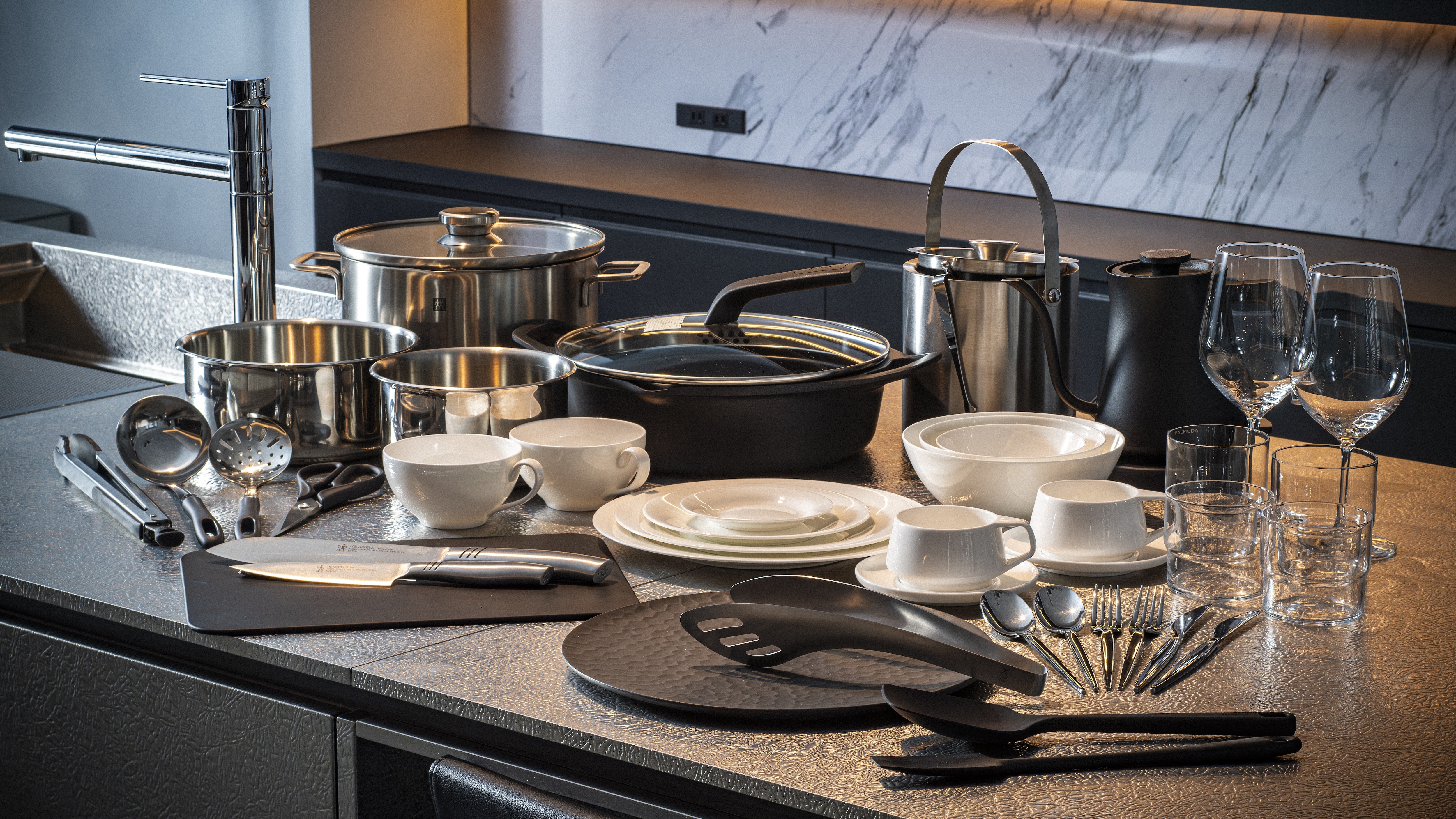 Royal Suite 501 / Kitchen Tools