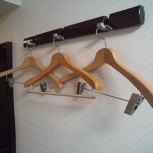 Room hanger