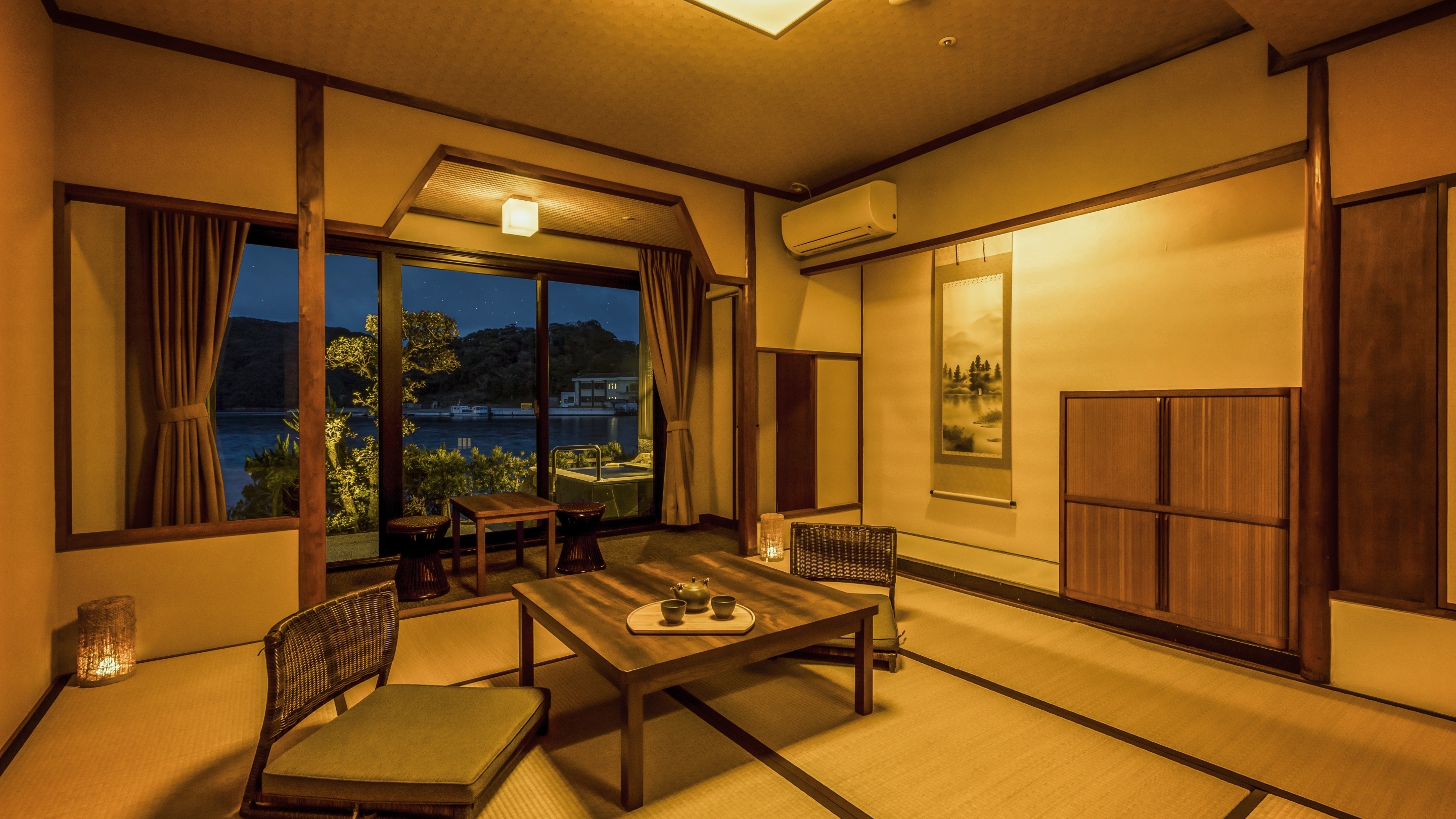 Standard Japanese-style room with open-air bath *Example of a guest room