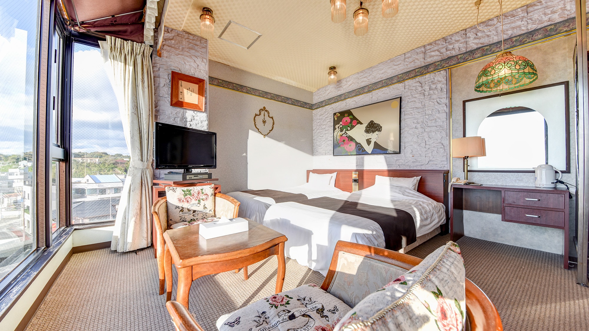 *＜Ocean Front＞When you open the window, you can enjoy the pleasant ocean breeze and the magnificent view to your heart's content.