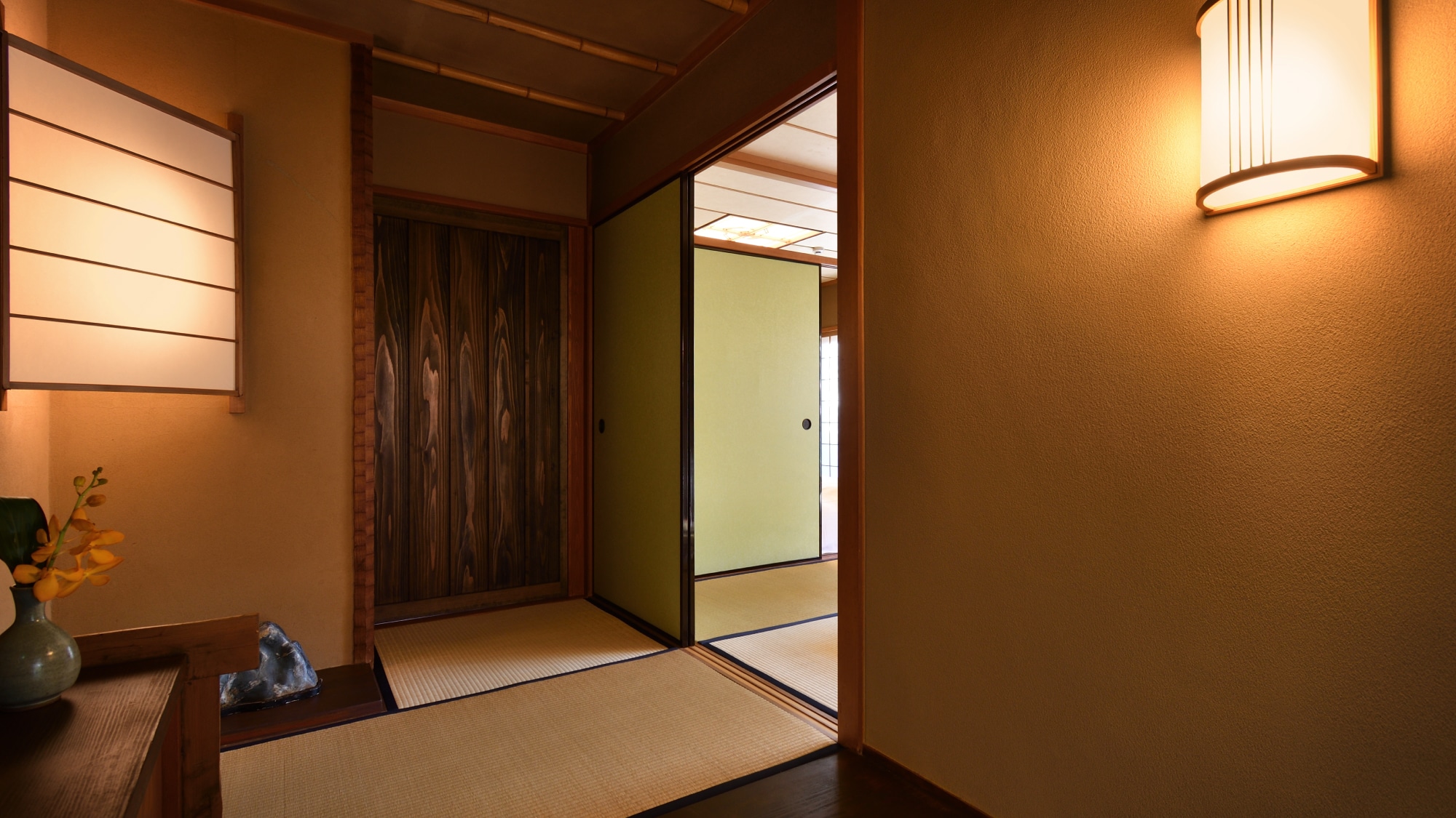 Japanese-style room with semi-open-air bath [Shimizu]